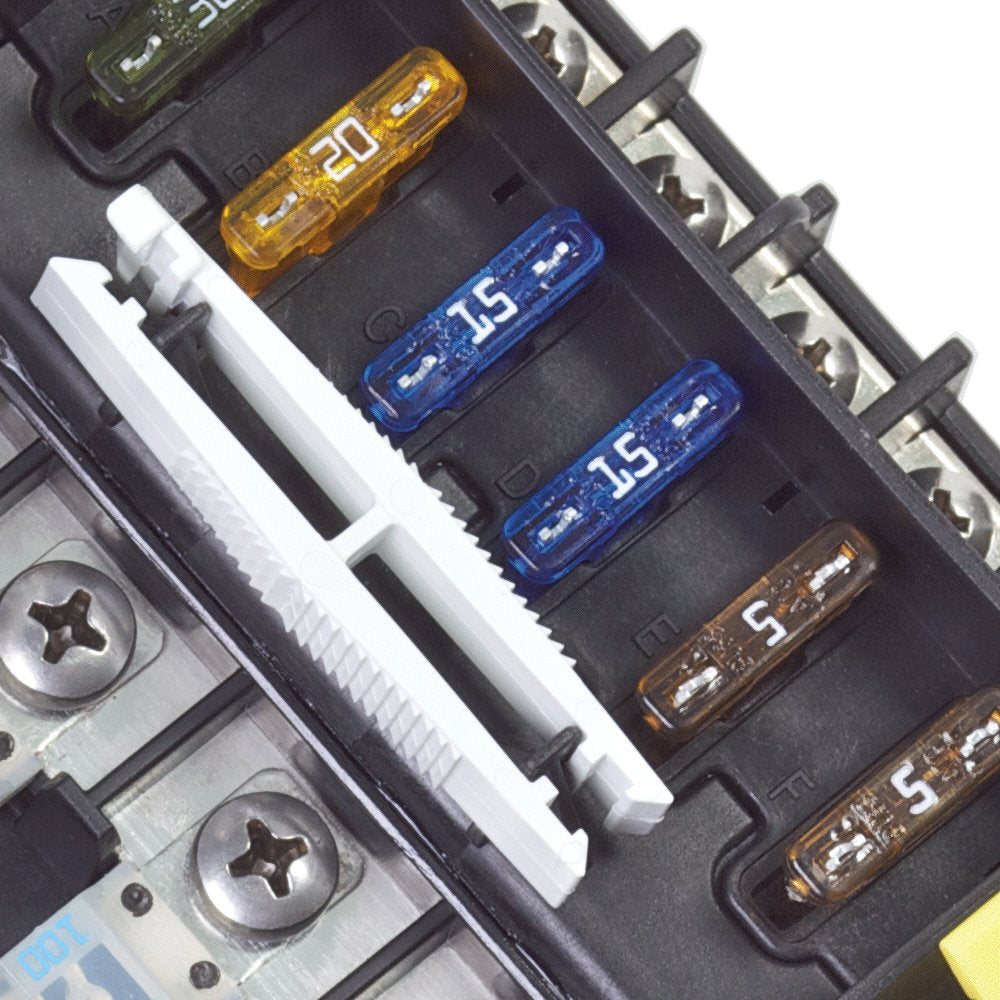 SafetyHub 150 Blue Sea Systems Ignition Protected Fuse Block