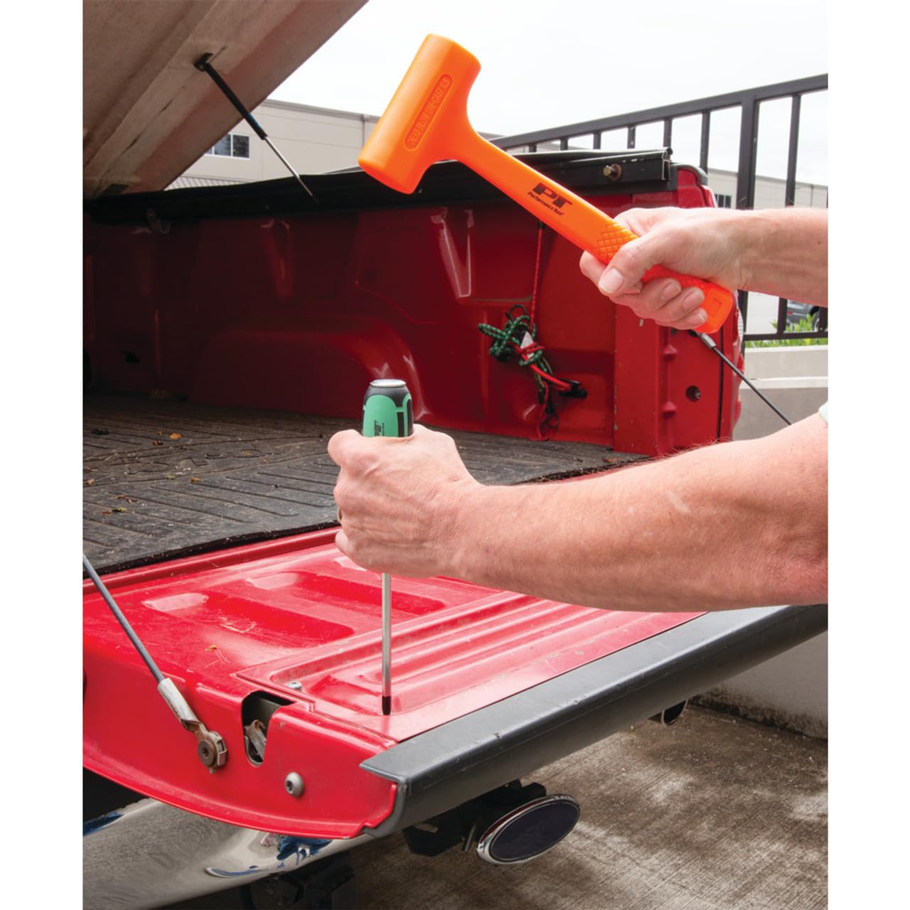 M7216 Performance Tool 16-Ounce High-Visual Dead Blow Hammer - 16oz