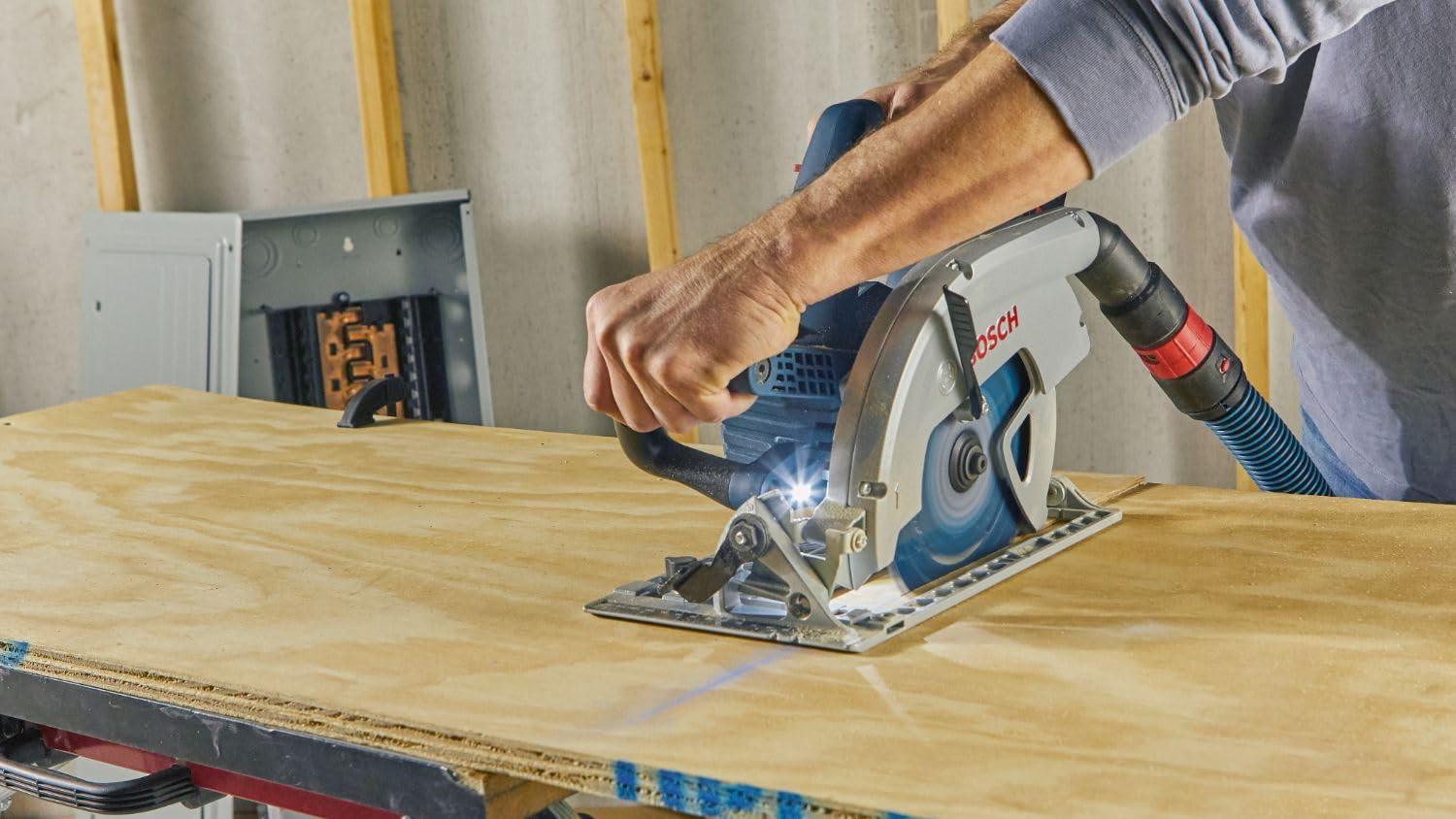BOSCH 18V GKS18V-26LB14 PROFACTOR Blade-Left 7-1/4 In. Circular Saw Kit with (1) CORE18V 8 Ah High Power Battery