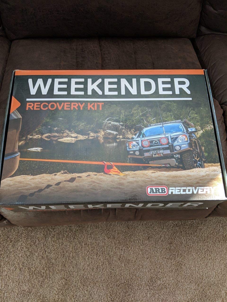 ARB Weekender RK12A Recovery Offroad Accessory Kit for Stuck Vehicles with Snatch Tow Strap 17500 Lb + 2 D-Ring Shackles (4.75 ton) + 2 Premium Recovery Leather Gloves+ Hi-Vis Orange Organizer Bag