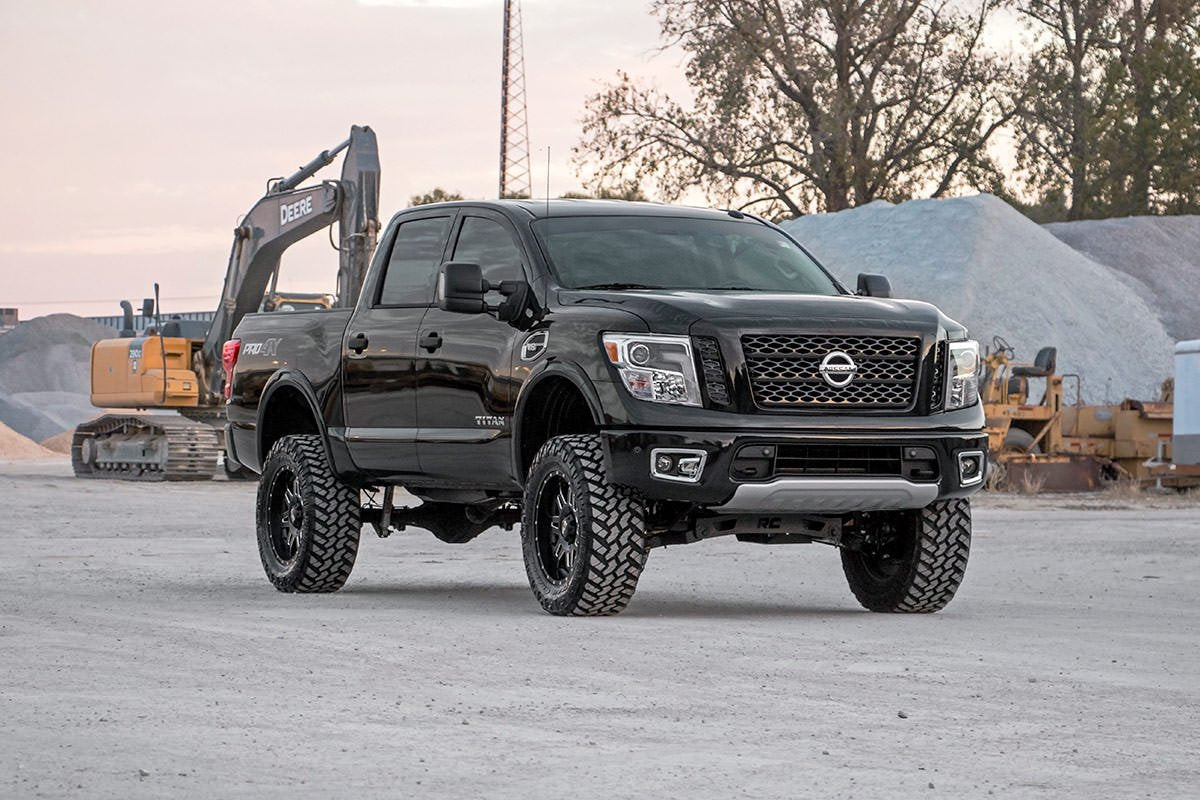 6" Suspension Lift Kit Rough Country for 2017-2022 Nissan Titan 4WD - 87820A
