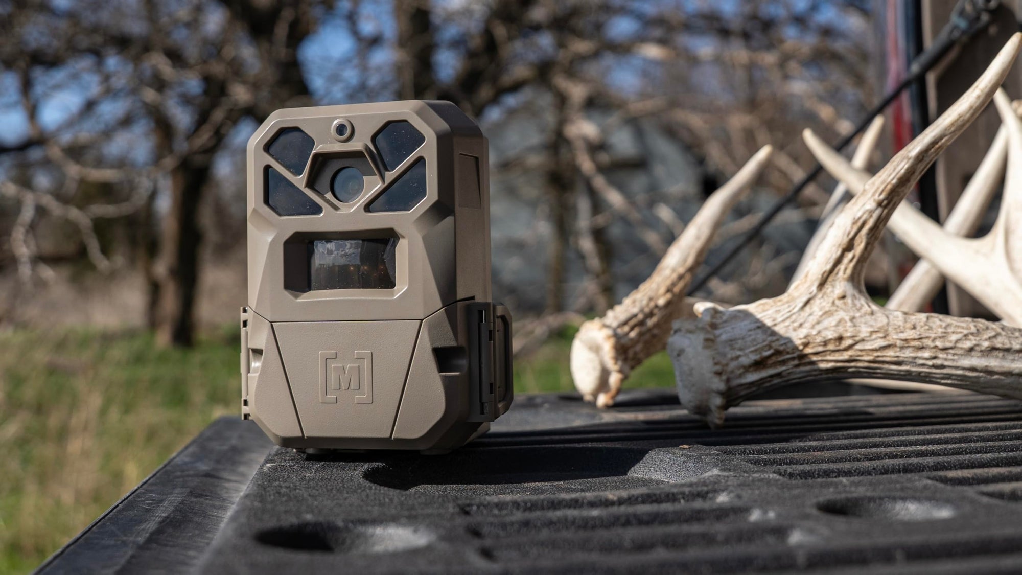 Moultrie 2 Pro Edge Cellular Trail Camera - Auto Connect Nationwide 4G LTE - On Demand 40MP Photo - 1440P Video with HD Audio - Ai False Trigger Elimination - 100 Ft Detection Range - No-Glow Flash