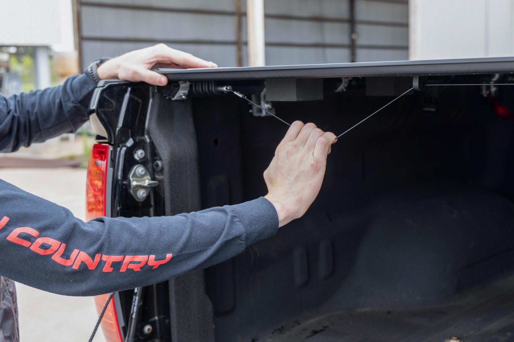 Toyota Tundra Hard Tri-Fold Rough Country Low Profile Tonneau Truck Bed Cover (2007-2021) - Low-Profile Aluminum Truck Bed Cover, Fits 5'7 Bed