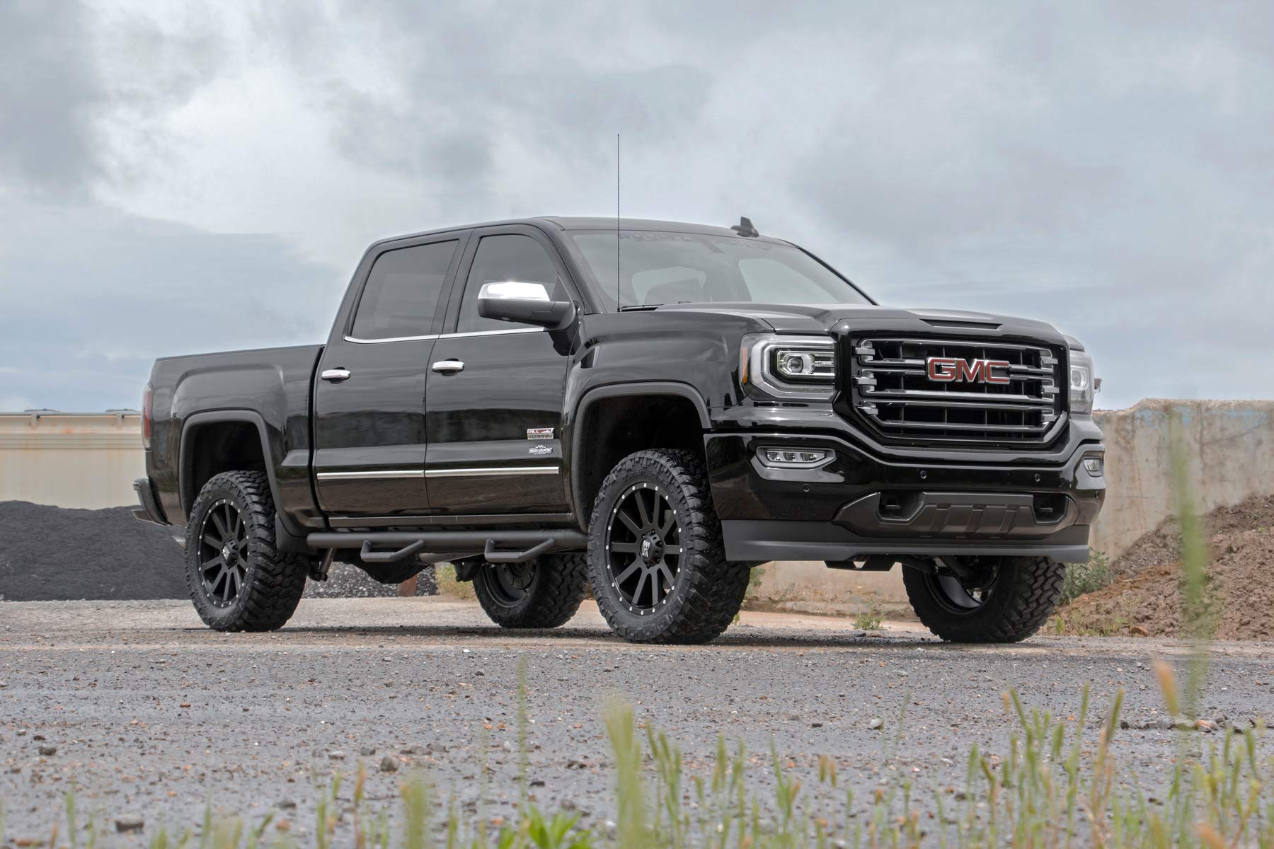 3.5" Rough Country Knuckle Lift Kit w/N3 Struts for 07-13 Chevy/GMC 1500-11932