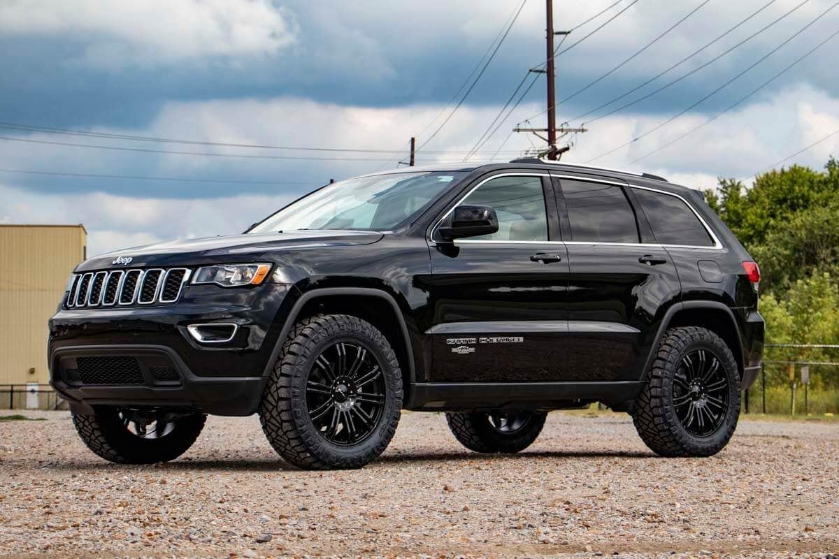 2.5 Lift Kit Rough Country w/N3 Struts for 16-22 Jeep Grand Cherokee WK2-91430