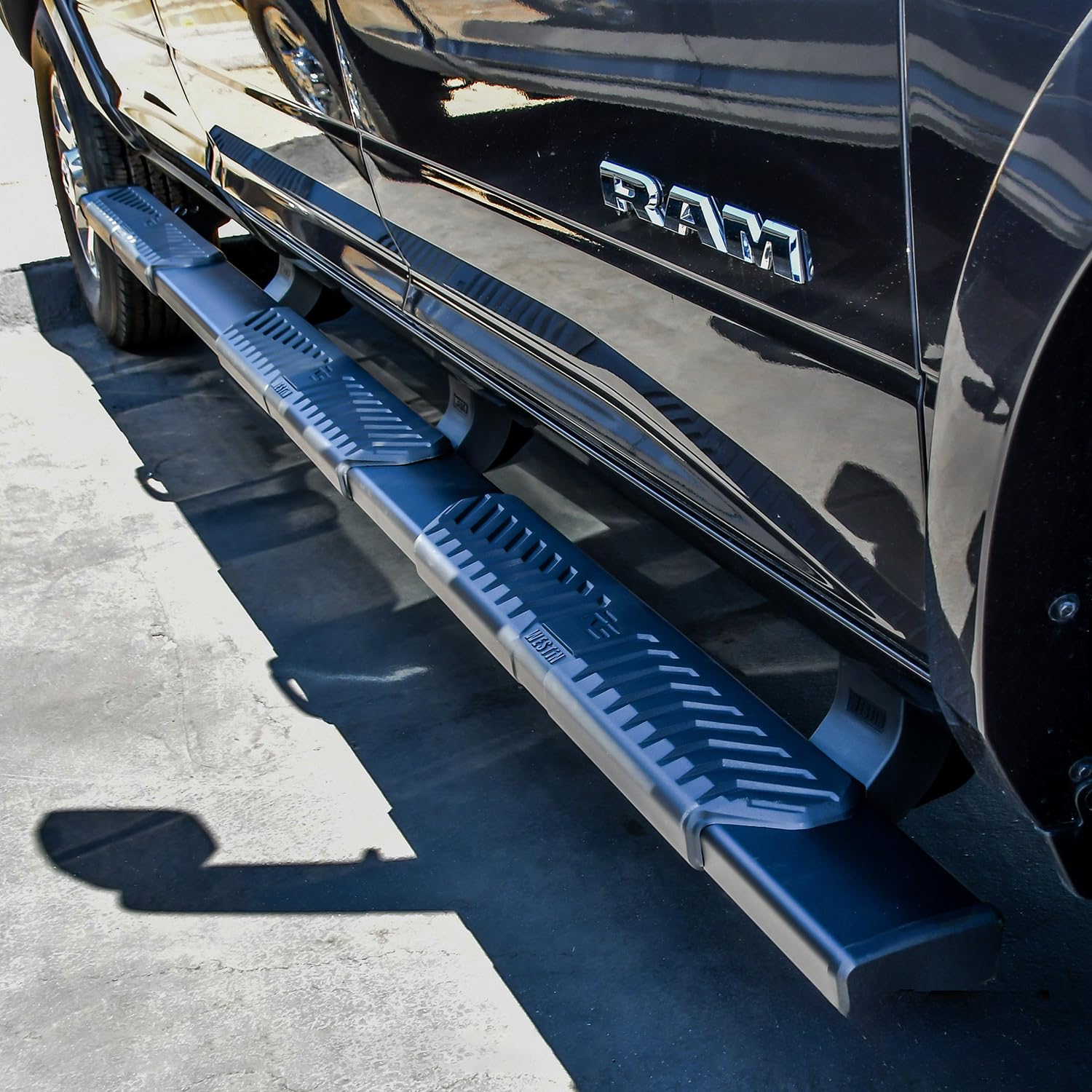 28-534345 Westin R5 Wheel to Wheel Modular Nerf Bars fits 2019-2025 Ram 2500 3500 Crew Cab 8' Bed (Exc Dually) Black Pair