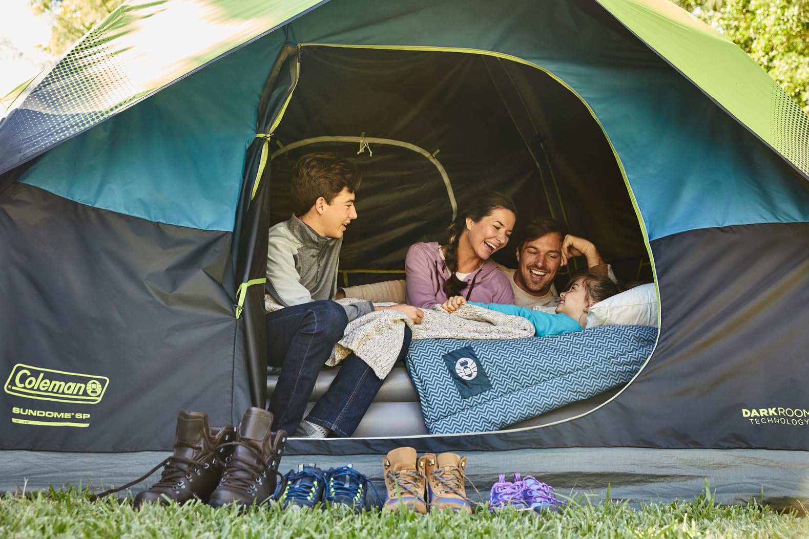 Coleman Dark Room Sundome 4/6 Person Tent, Blocks 90% of Sunlight to Keep Inside Cool, Weatherproof Tent with Rainfly Sets Up in Minutes