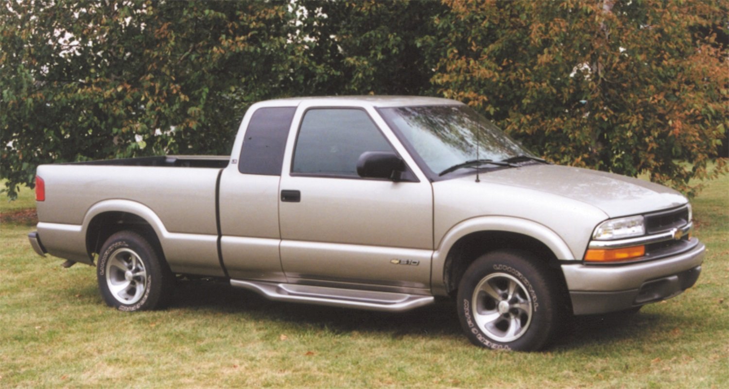 Owens Premier Grip Series 67017 Owens Custom ABS Cab Length Running Boards