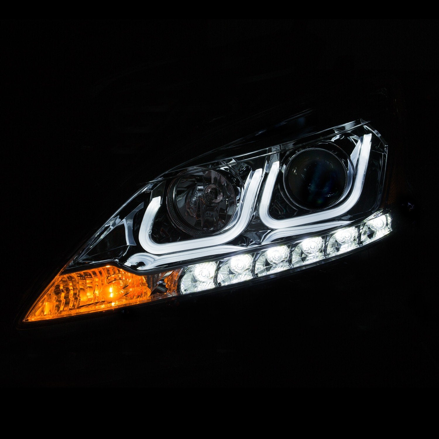 Chrome/Clear/Amber AnzoUSA Projector Headlight for Nissan Sentra
