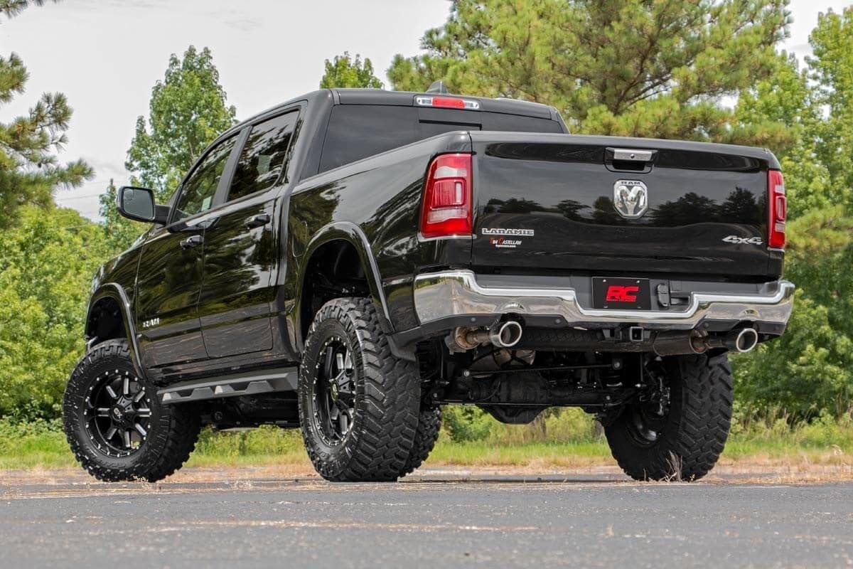 6" Lift Kit Rough Country for 2019-2024 Ram 1500 4WD | OEM 22" Wheels - 33930A