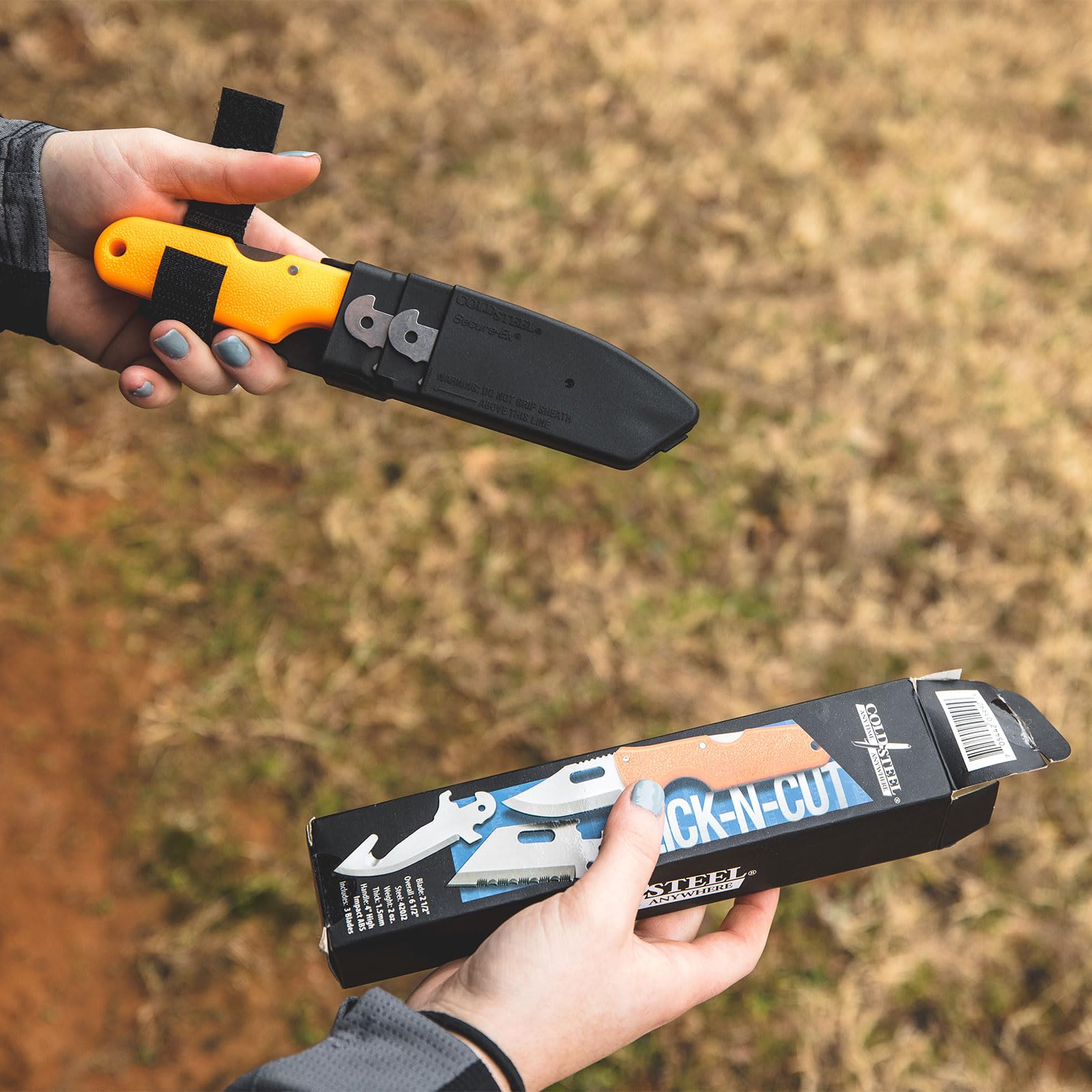 Cold Steel Hunters Click N Cut - Fixed Blade Knife | Durable 420J2 Steel Compact Hunting & Hiking Multiple Replaceable Blades | Sheath & 3 Blades Included - Boxed Package