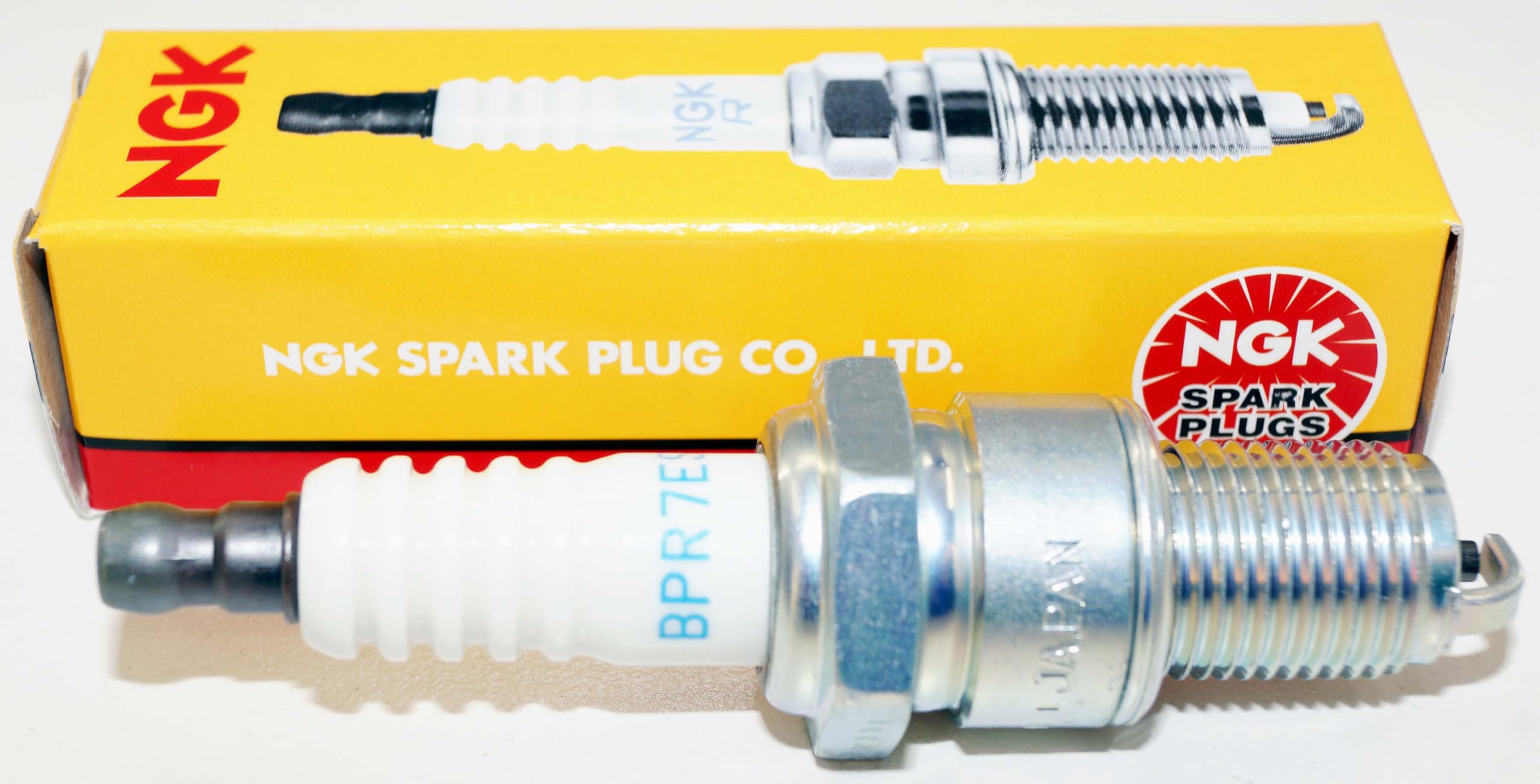BPR7ES SOLID NGK 3785 Standard Spark Plug, 1 Pack