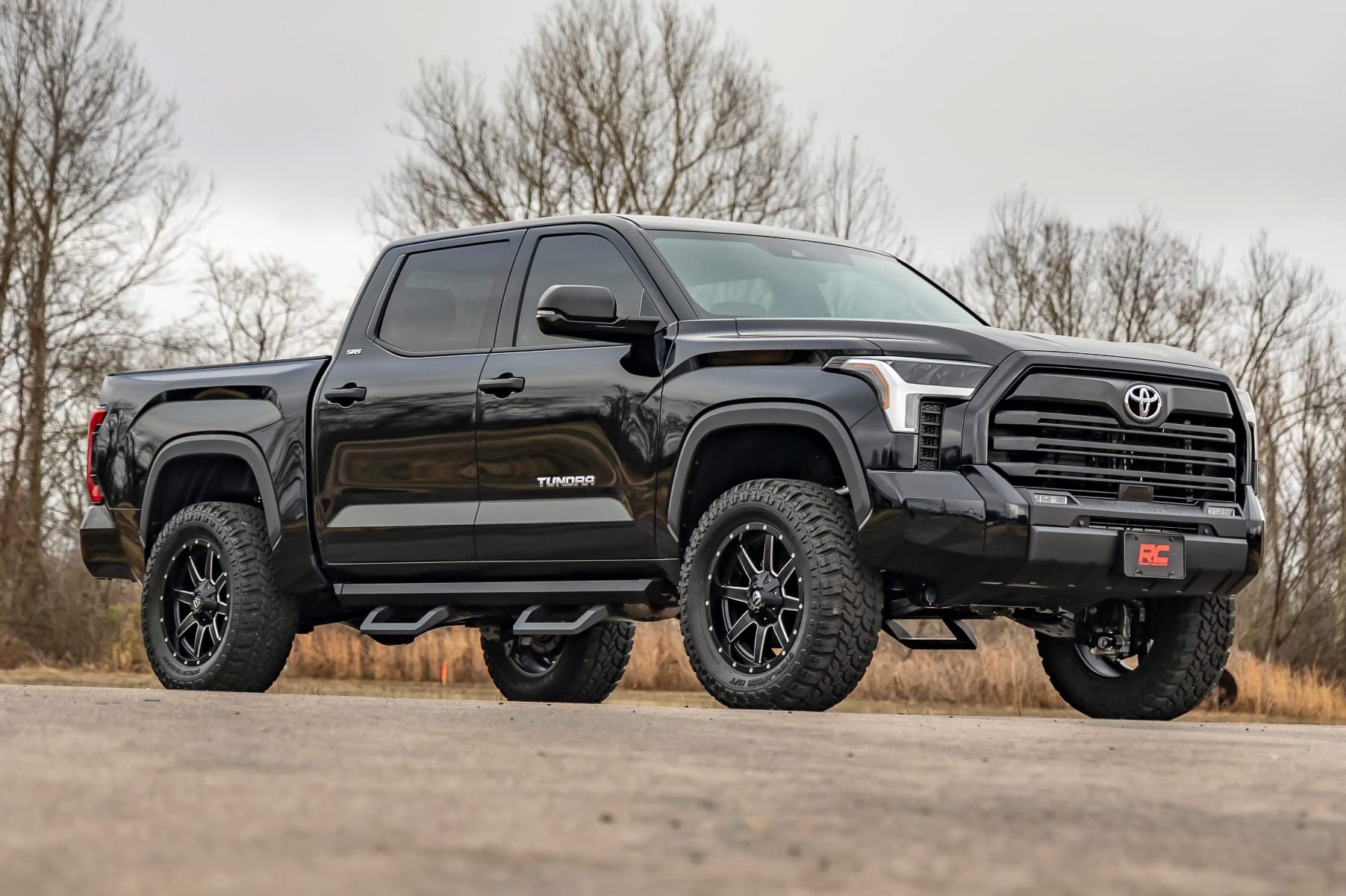 3.5" Inch Lift Kit Rough Country w/M1 Struts for 22-24 Toyota Tundra 4WD - 70340