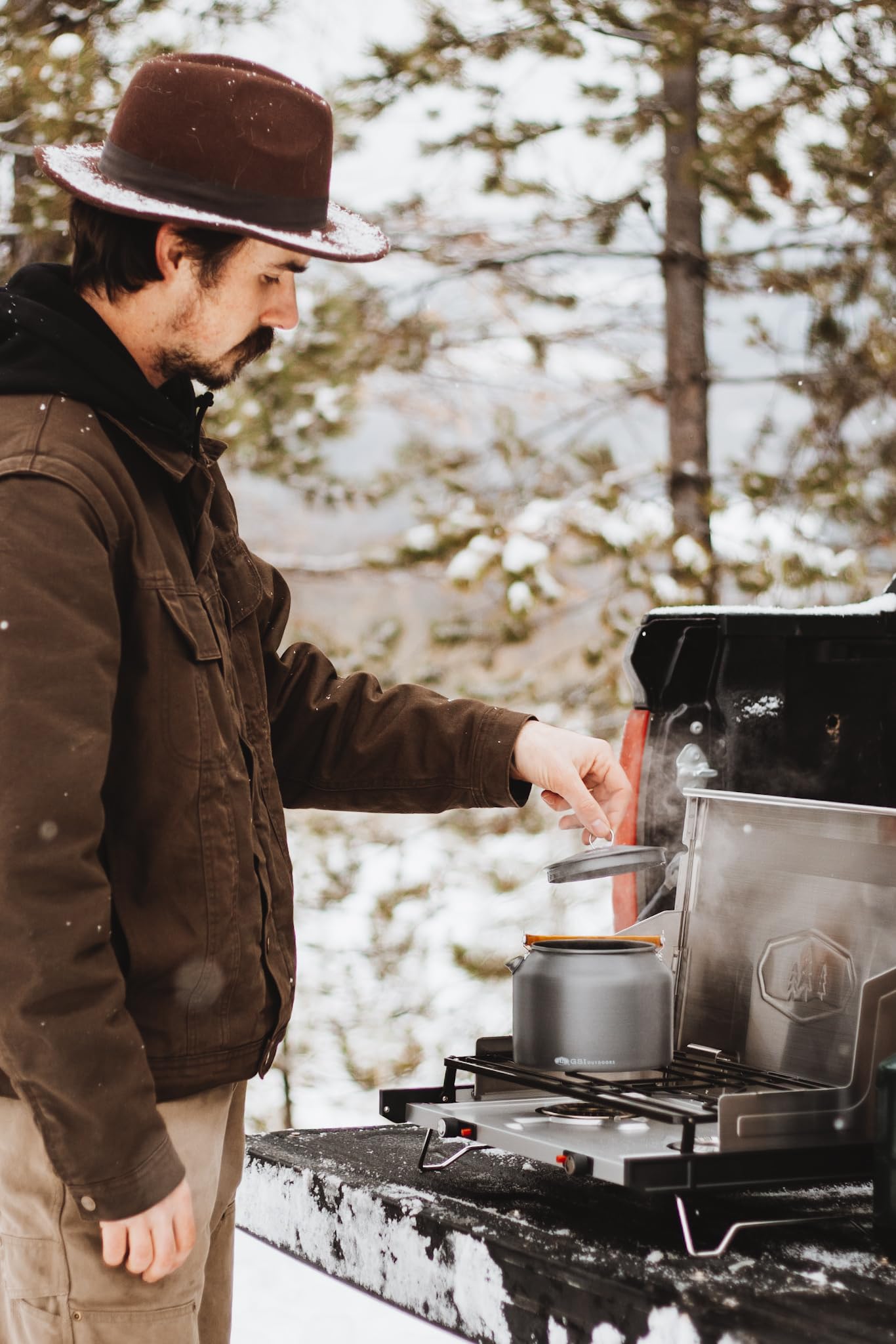 GSI Outdoors Tea Kettle Halulite, Ultralight Aluminum Camping Kettle, Durable, Fast-Boil for Backpacking, Hiking & Outdoor Cooking - 1.8 Liters