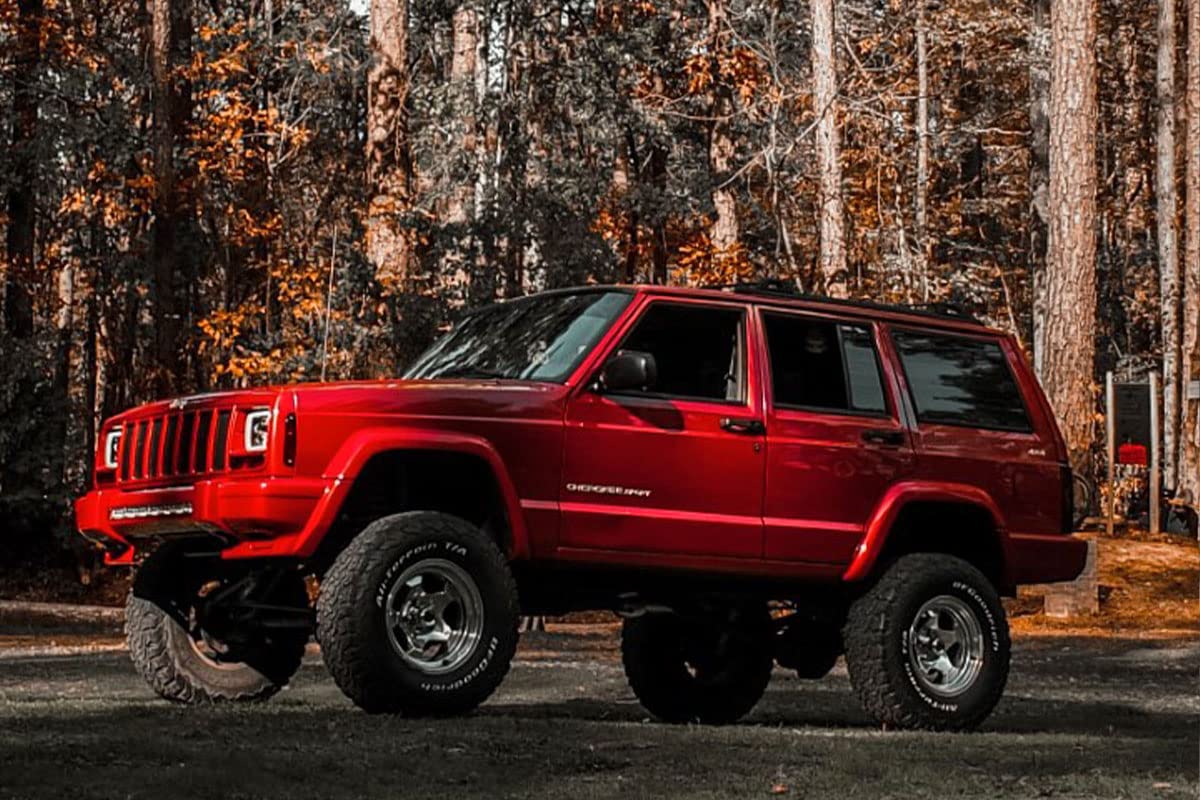 Rough Country 4.5" Lift Kit for 4WD 1984-2001 Jeep Cherokee XJ - 633N2