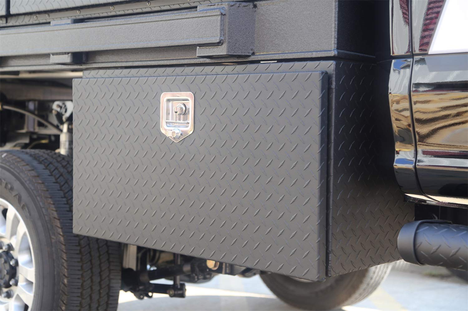Brite-Tread Aluminum Dee Zee DZ75 Underbed Tool Box