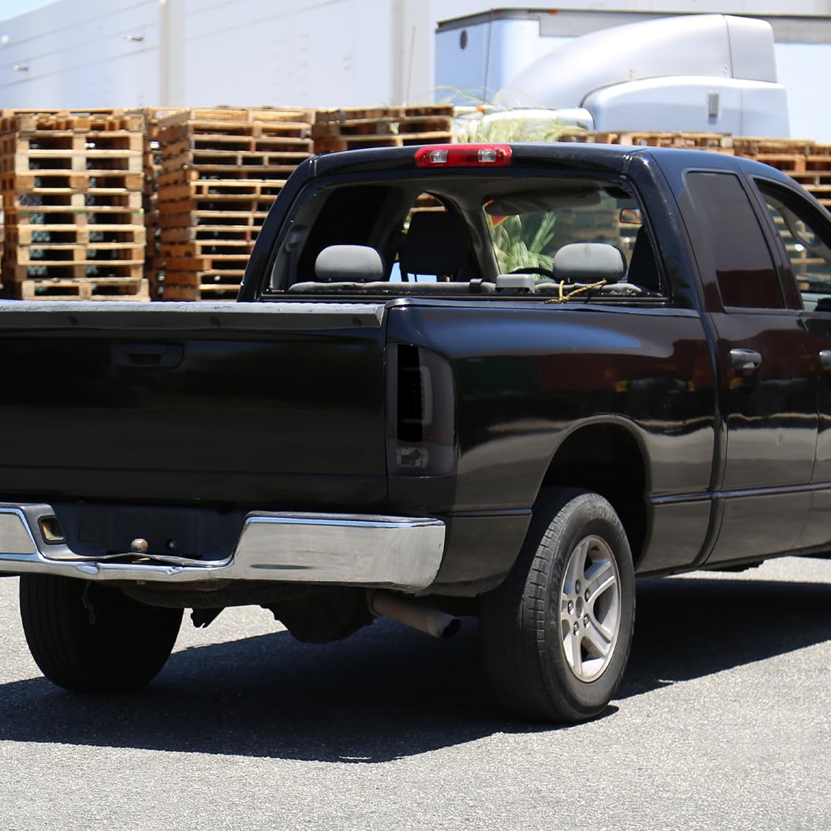 Glossy Black Smoke LED Tail Lights SPEC-D TUNING Compatible with 2007-2008 Dodge Ram 1500, 2007-2009 Dodge Ram 2500/3500, Left + Right Pair Assembly