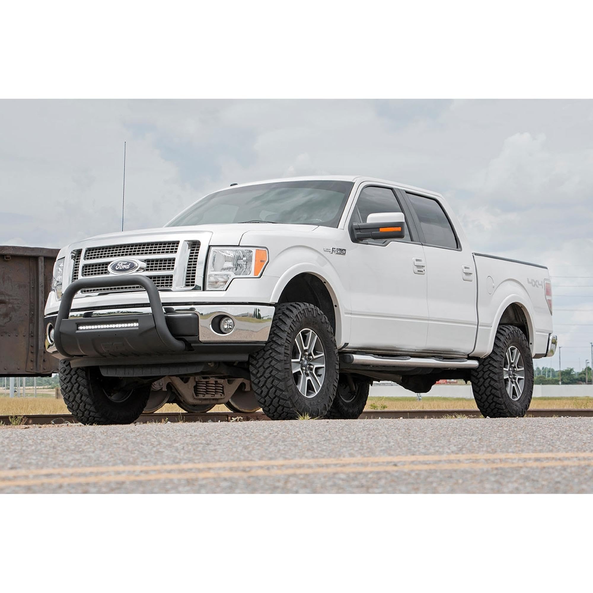 3" Rough Country Suspension Lift Kit w/M1 Struts for 09-13 F-150 4WD - 54440RED