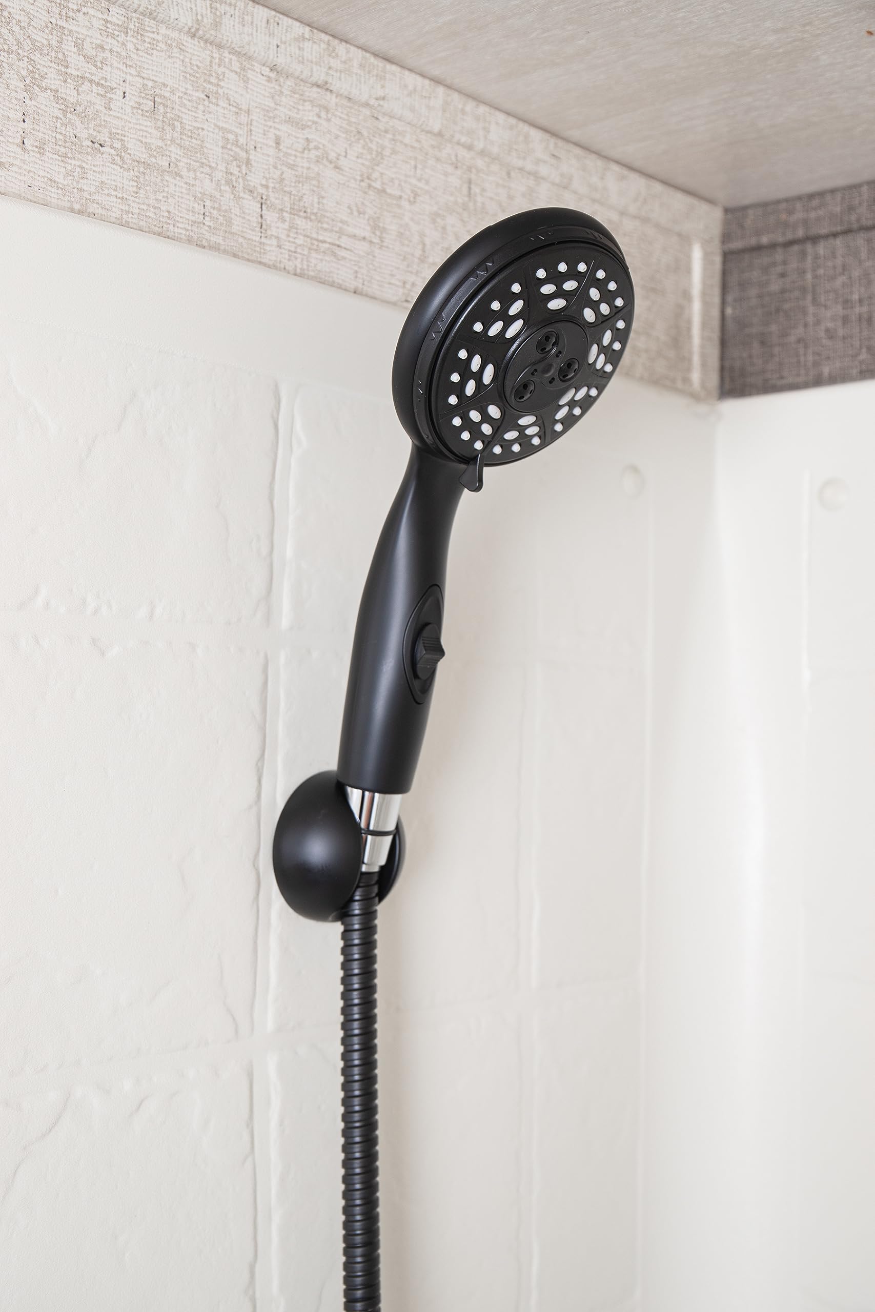 Complete Camco RV/Marine Shower Head Kit | Features Convenient On/Off Switch for Water Efficient Showers | 5 Spray Patterns | Black (43744)