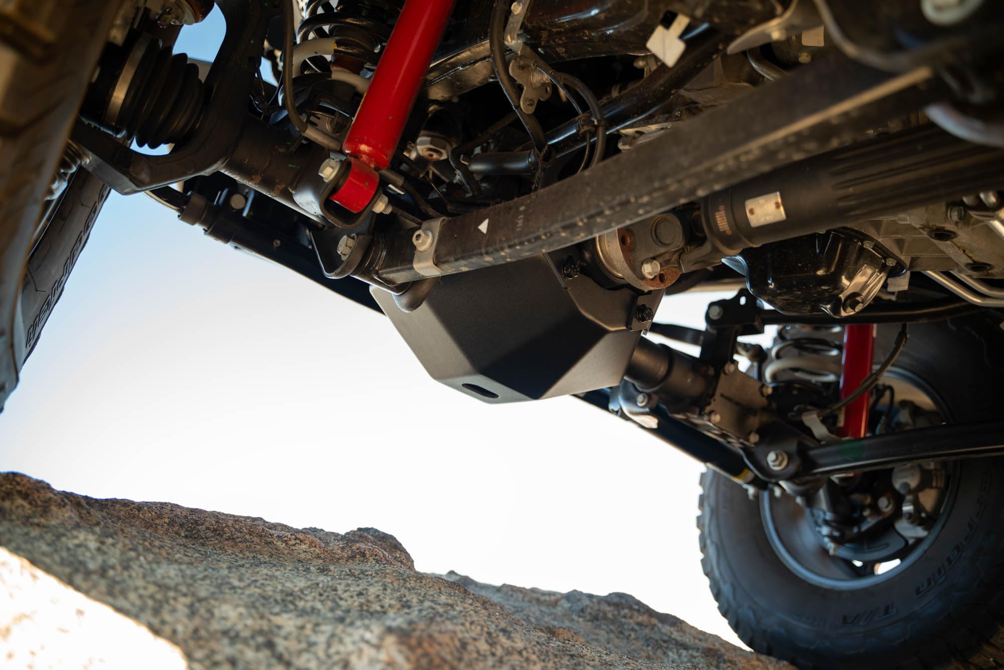 Front Differential Skid Plate DV8 for 2018-2025 Jeep Wrangler JL & 2020-2025 Gladiator JT | Protects the Front Differential & Pinion | 5mm Steel Construction | Fully Bolt-On | Powder Coated Black