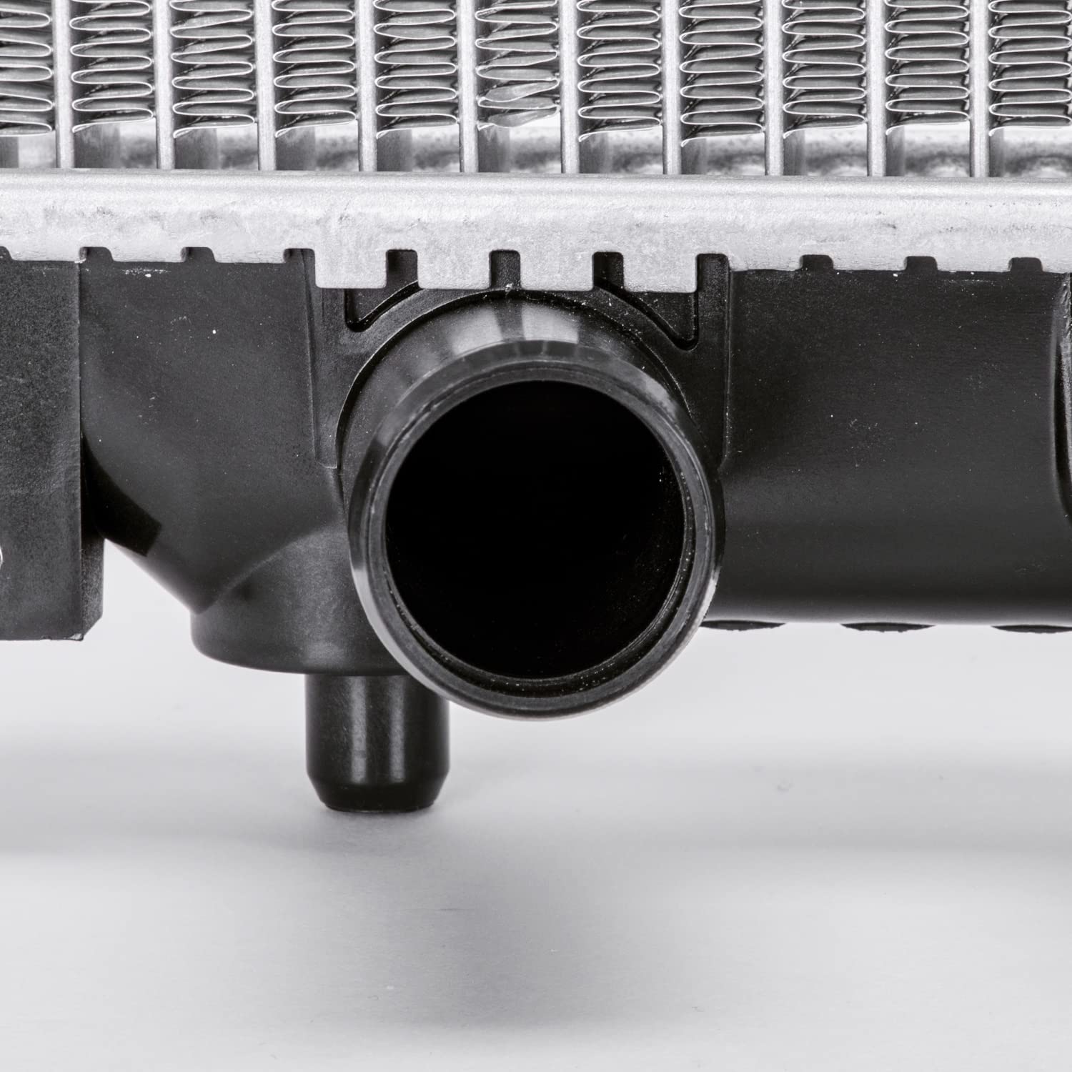 Radiator TYC 2506 Compatible with 1999-2004 Chevrolet Geo Tracker