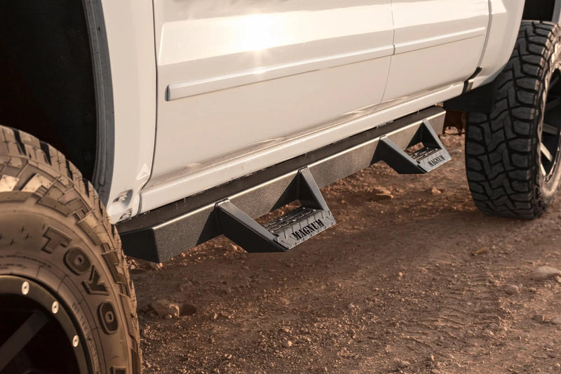 RT Step MAGNUM for Chevy Silverado/GMC Sierra Crew Cab (Light Duty)