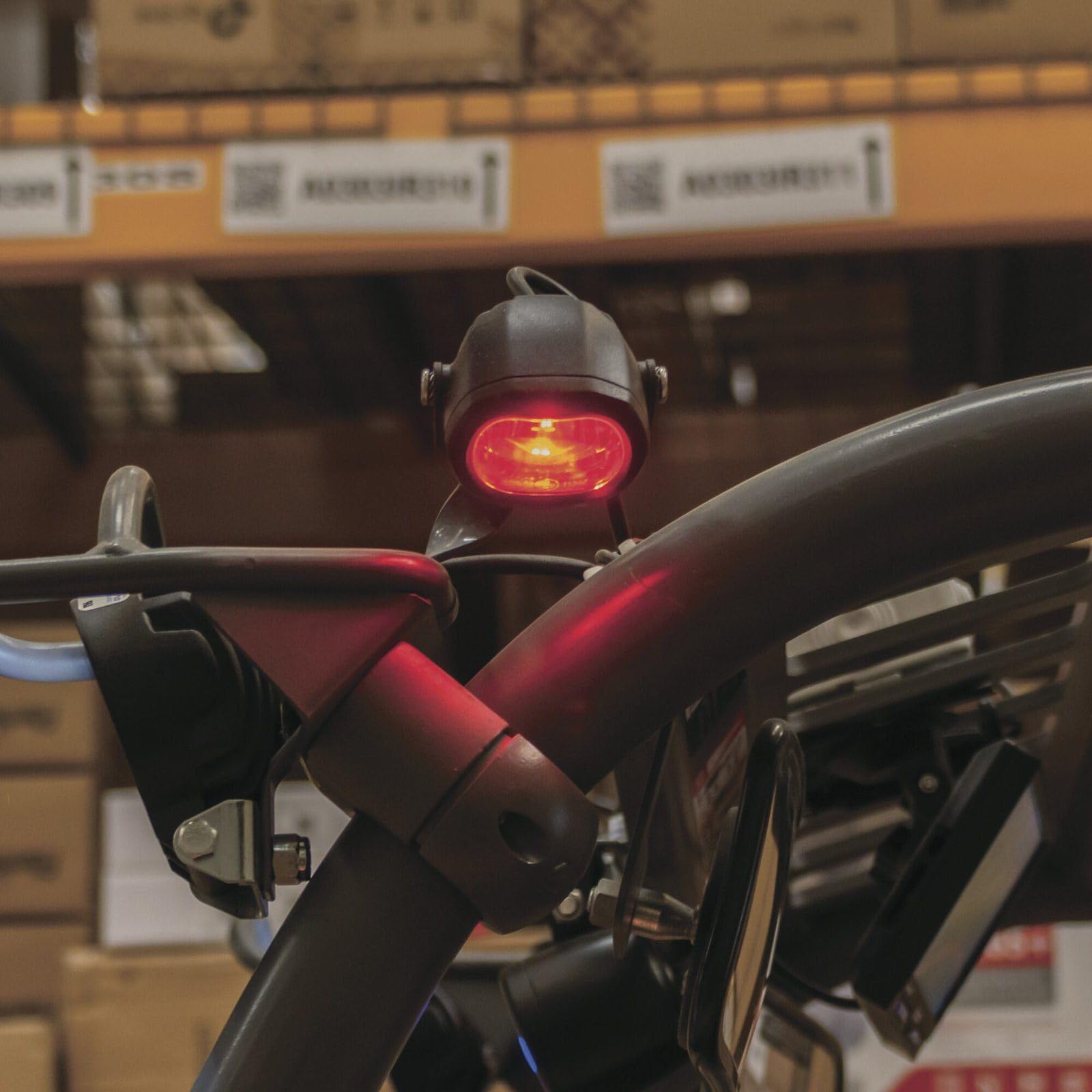 ECCO Boundary Pedestrian LINE: LED (3), 12-80VDC, RED Illumination