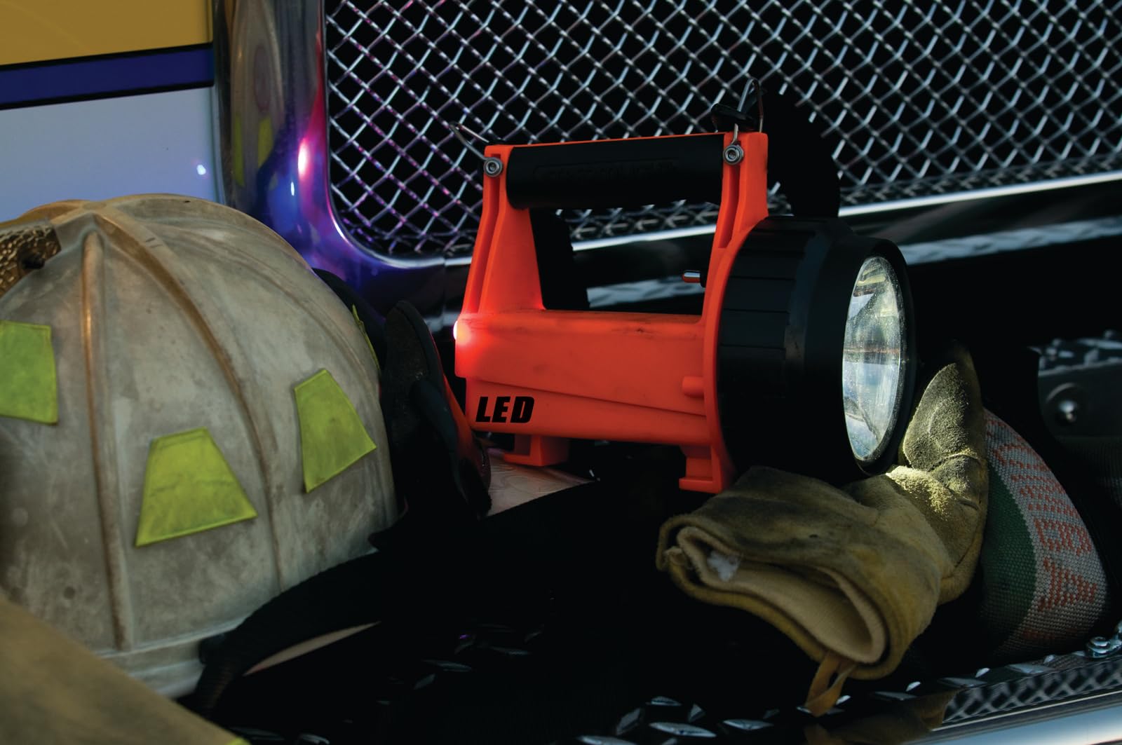 Fire Vulcan Streamlight 44451 LED Vehicle Mount System Flashlight with DC Charger, Dual Rear LEDs and Quick Release Shoulder Strap, Orange - 180 Lumens