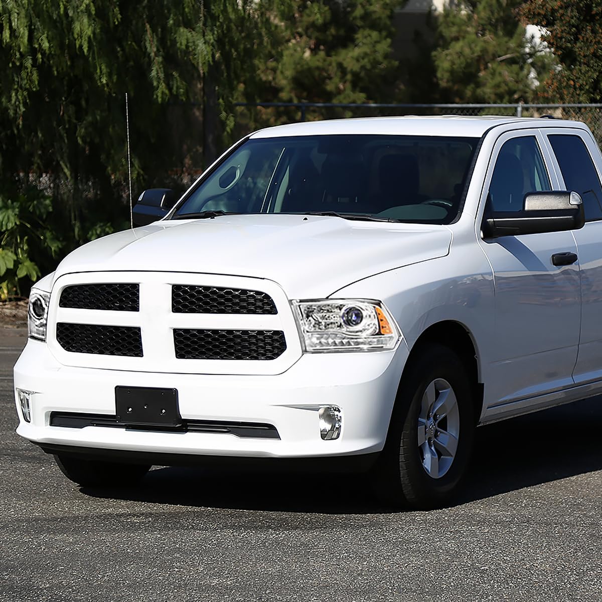 Chrome Projector Headlights SPEC-D TUNING + Sequential Switchback LED Signal Strip Compatible with 2009-18 Dodge RAM 1500/2500/3500, 2019-24 Dodge RAM 1500 Left + Right Pair Headlamps Assembly