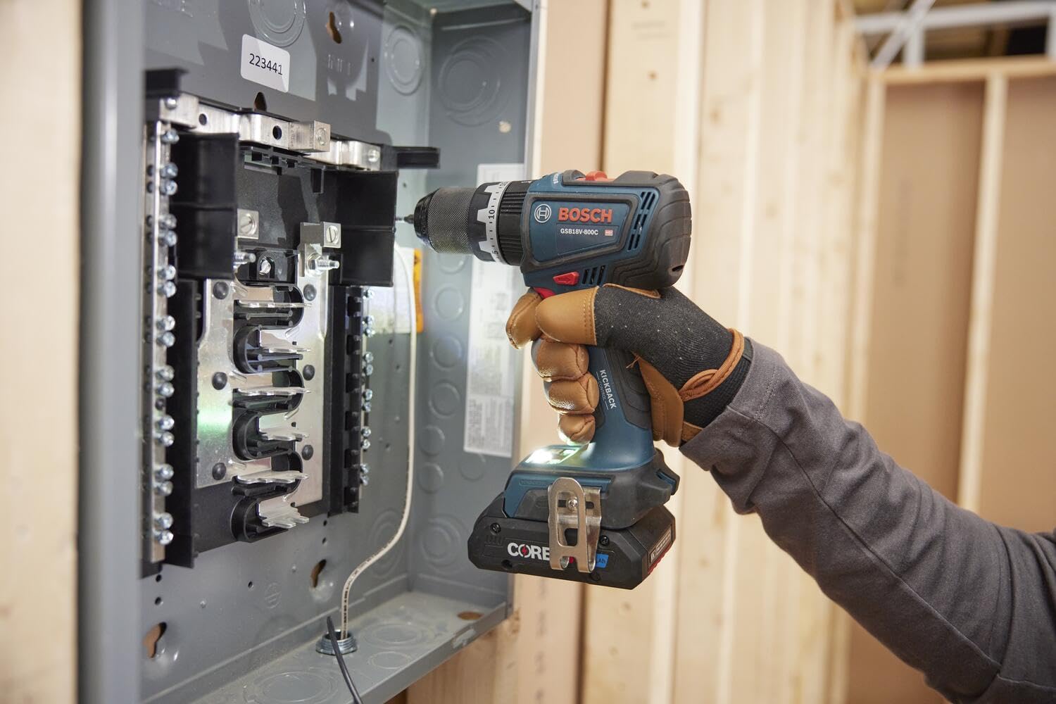 BOSCH 1/2 In. GSB18V-800CB14 Brushless Connected-Ready Hammer Drill/Driver Kit with (1) CORE18V® 4 Ah Advanced Power Battery