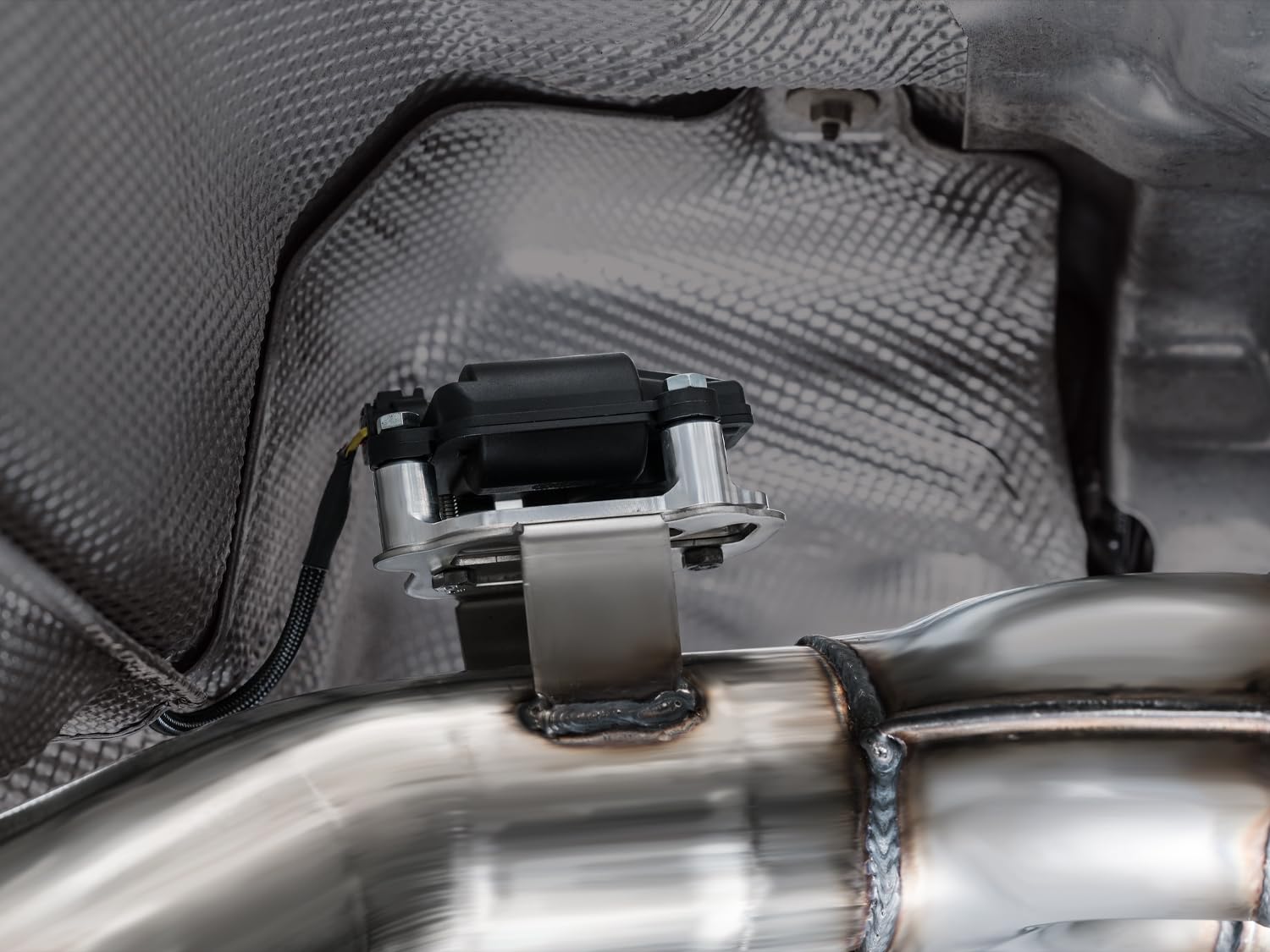 23-24 BMW G87 M2 AWE Tuning Track Edition Exhaust - Chrome Silver Tips