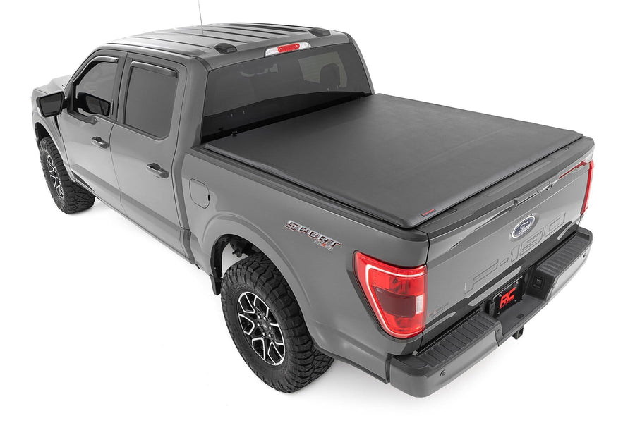 Rough Country Soft Roll-Up Truck Bed Cover for Lightning, Ford F-150 & Raptor (2015–2026) – Fits 6'7 Bed, Low-Profile All-Weather Tonneau Cover