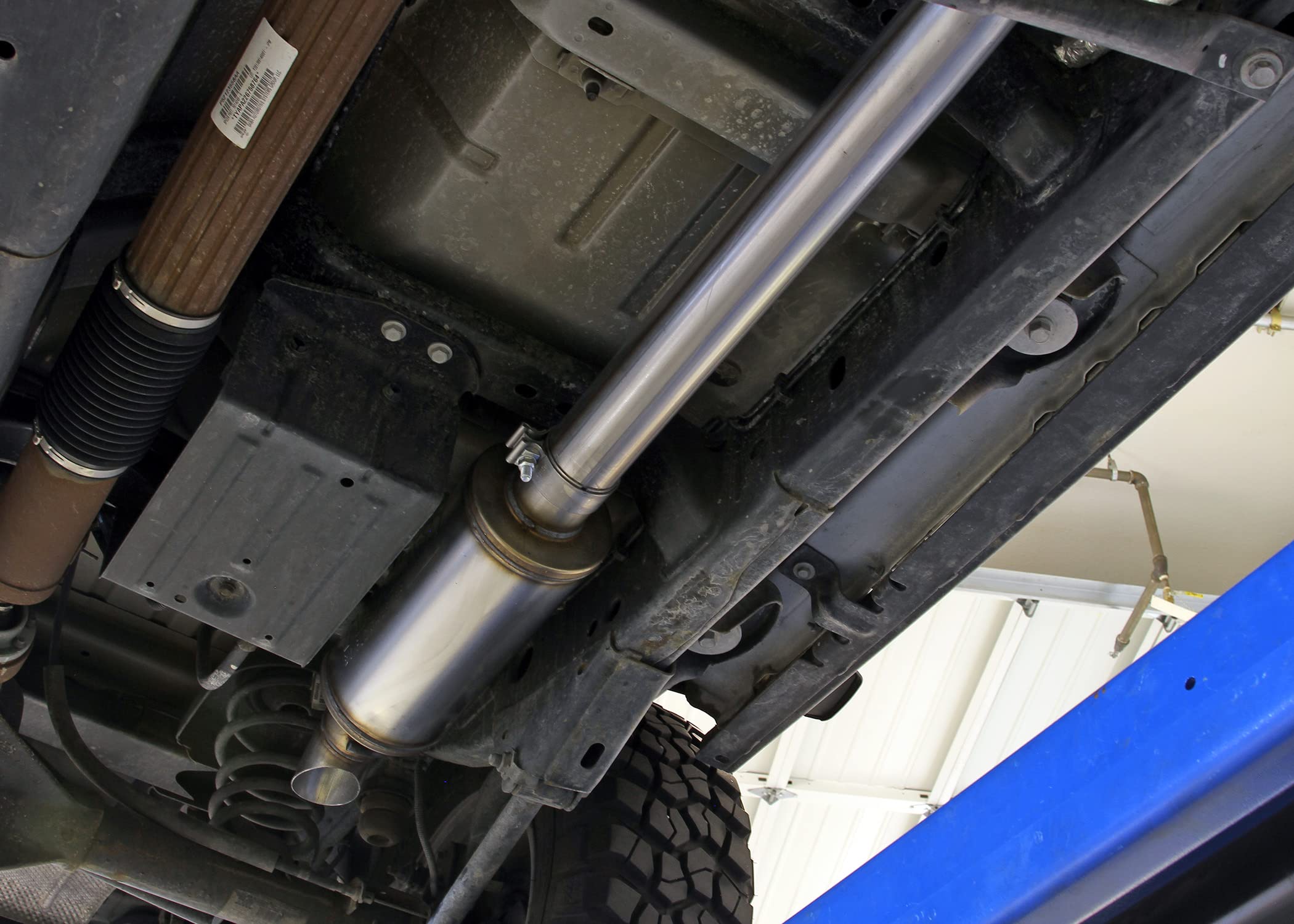 Flowmaster FlowFX 717968 Extreme Cat-Back Exhaust Kit 3 Inch 409 Stainless Steel Compatible with 2007-2018 Jeep Wrangler JK 3.6L 3.8L V6