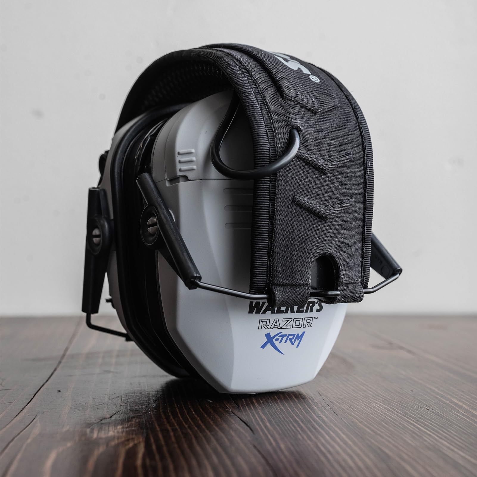 Walker's Digital Razor X-TRM Sound-Enhancing Hunting Gun Range Shooting Hearing Protection Electronic Earmuffs with Gel Earpads & Mesh Headband, 2 AAA Batteries Included, Gray