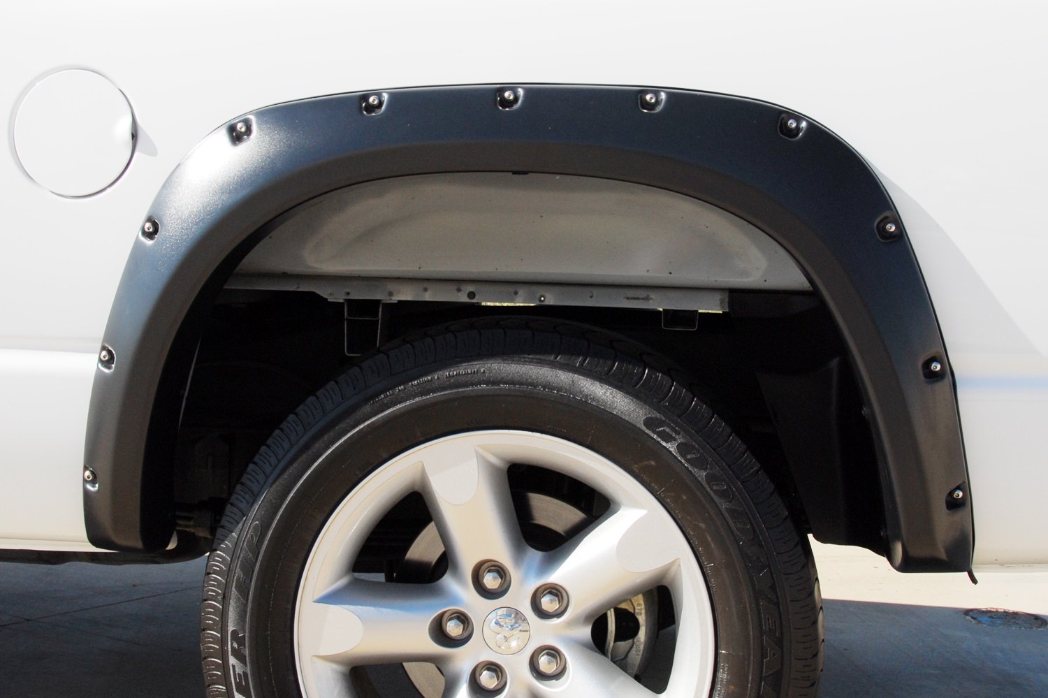 Lund Elite Series RX110SB Black Standard Rivet Style Rear Fender Flare - 2 Piece