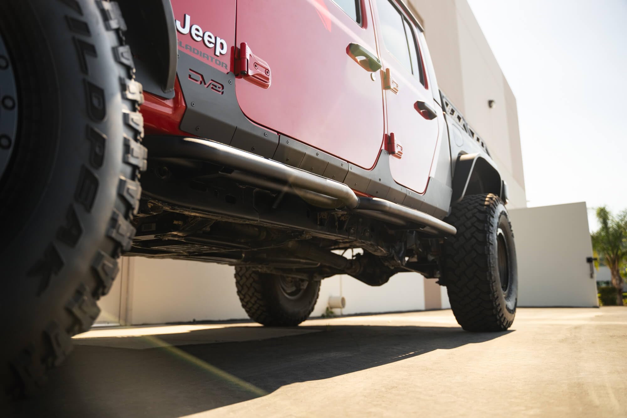 DV8 Offroad OE Plus Side Steps for Jeep Gladiator JT 2020-2025 | Low-Profile Functional Step Without Loss of Clearance | Mounts to Body/Pinch Weld | Anti-Slip Step Plates Provide Excellent Grip