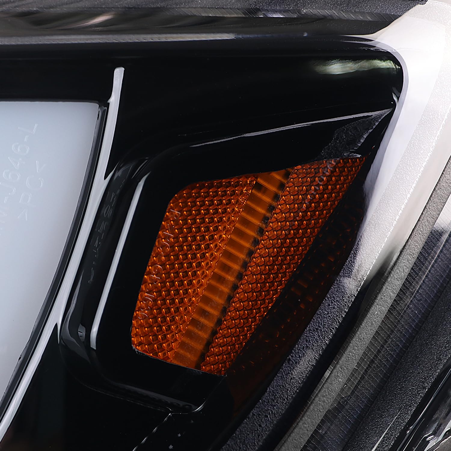 Glossy Black Smoke SPEC-D TUNING LED Light Bar Projector Headlights Compatible with 2015-2022 Chevy Colorado, Left + Right Pair Headlamps Assembly