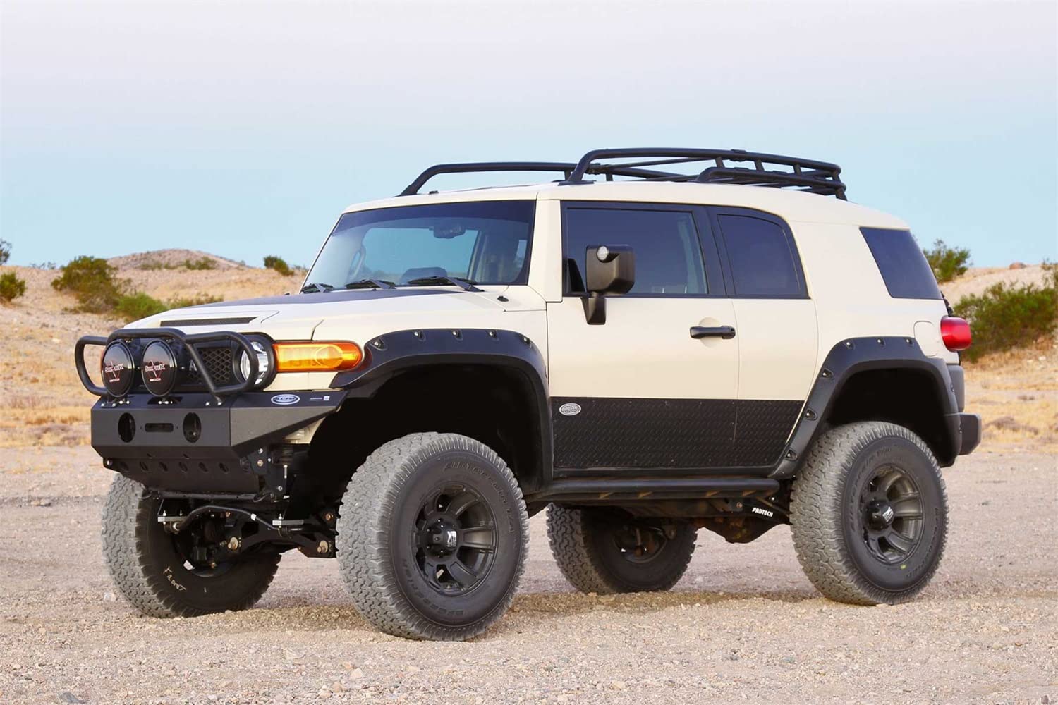 6" Fabtech Basic System W/RR DLSS SHKS for 2010-13 Toyota FJ 4WD