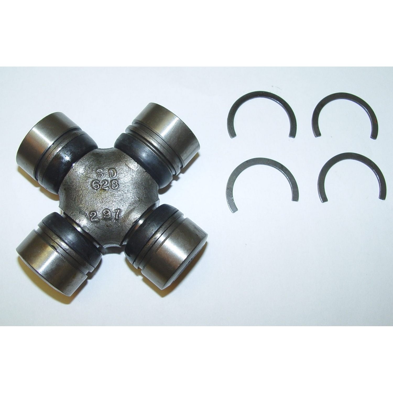 16525.04 | Omix-Ada | Greaseable U Joint | OE Reference: 8126638 | Fits 1974-2012 Jeep CJ / XJ / YJ / TJ / JK with Dana 30 / 44