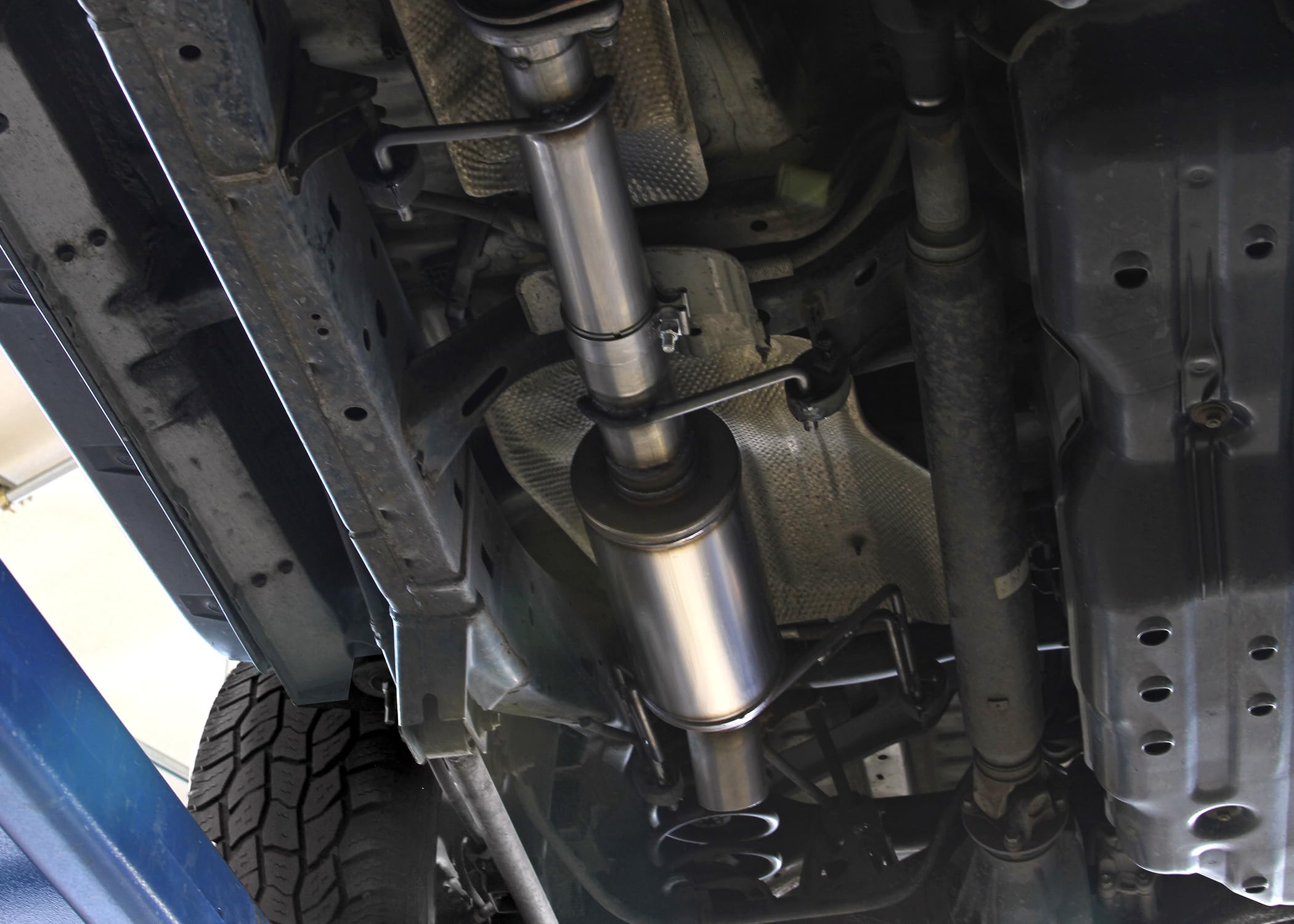 Flowmaster FlowFX 717984 Extreme Cat-Back Exhaust Kit 3 Inch 409 Stainless Steel Compatible with 2007-2014 Toyota FJ Cruiser 4.0-Liter Engine. This product is not created or sold by Toyota
