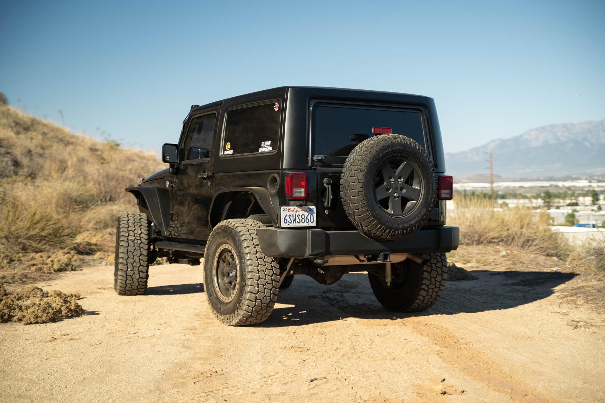DV8 Offroad OE Plus Side Steps for The Jeep Wrangler JK 2-Door 2007-2018 | Body/Pinch Weld Mounted Side Steps | Anti-Slip Design Provides Excellent Grip for Stepping