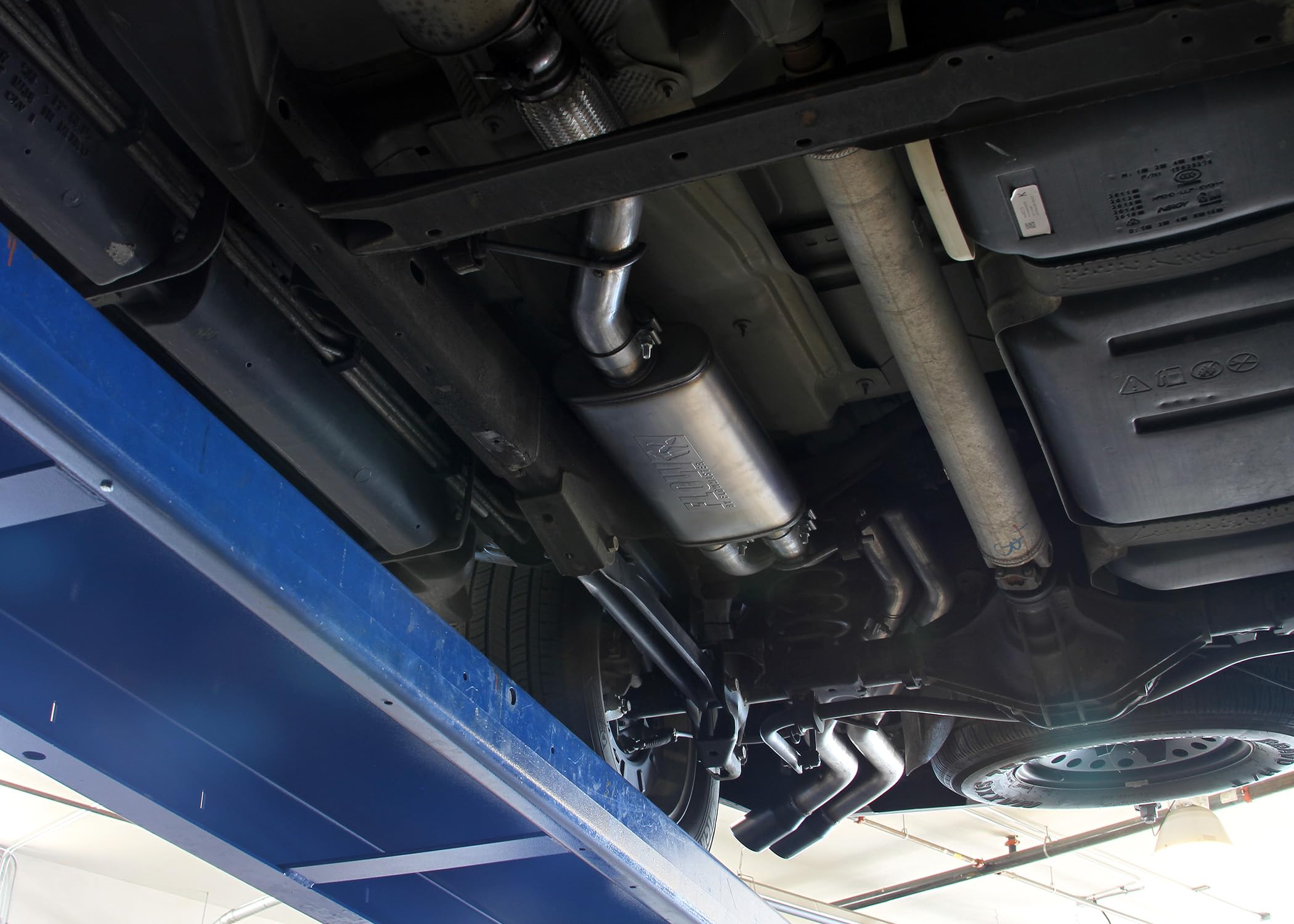 Flowmaster 717986 Cat-Back FlowFX Exhaust Kit 3 to Dual 2.5 Inch Same Side Exit 409 Stainless Steel 3.5 Inch Black Ceramic Coated Tips Compatible with 2015-2020 Chevy Tahoe GMC Yukon 5.3L 2/4WD
