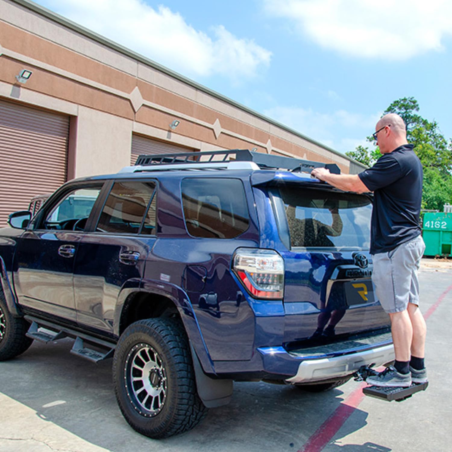 Growler Hitch Step RealTruck | Aluminum, 19" Long x 7" Wide, Textured Black | GHS2018-TX | Universal w/ Standard 2" Hitch Receiver