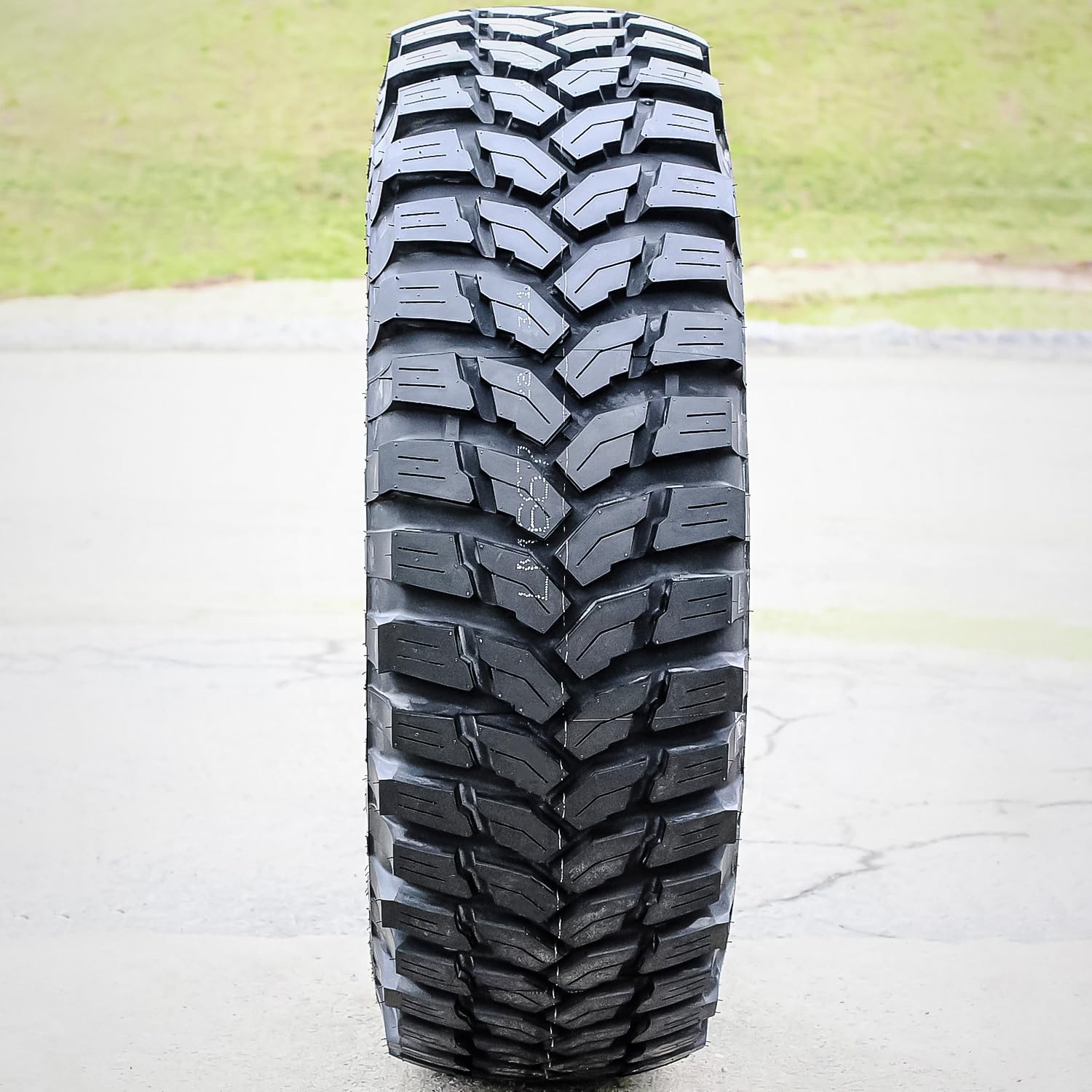 M8060 Maxxis Trepador LT33/12.50R17 124 Q