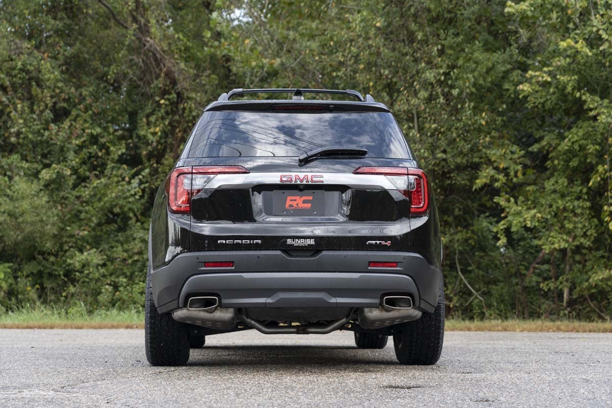 1.5" Lift Kit Rough Country w/N3 Struts for 2017-2023 GMC Acadia - 110031A