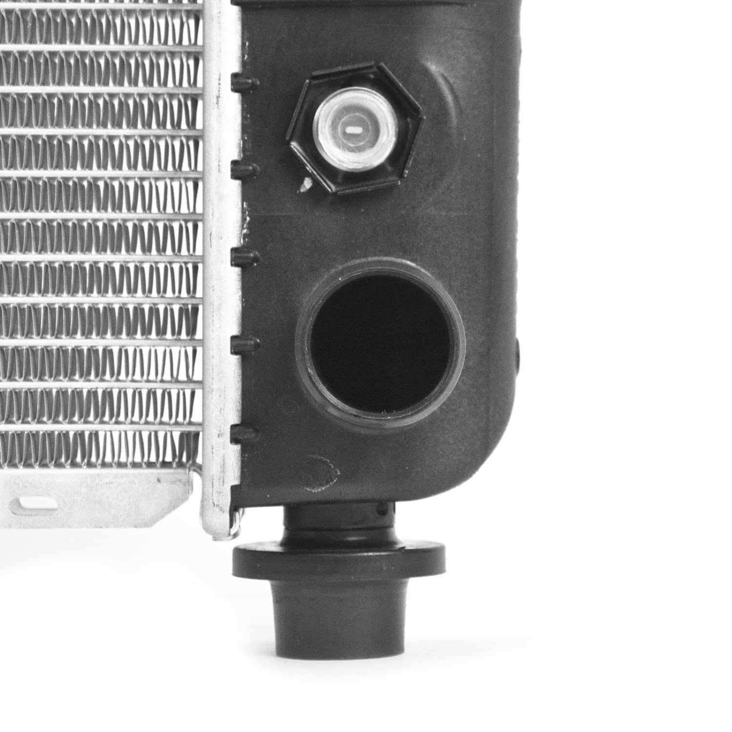 Radiator TYC 2370 Compatible with 1999-2007 Chevrolet Silverado