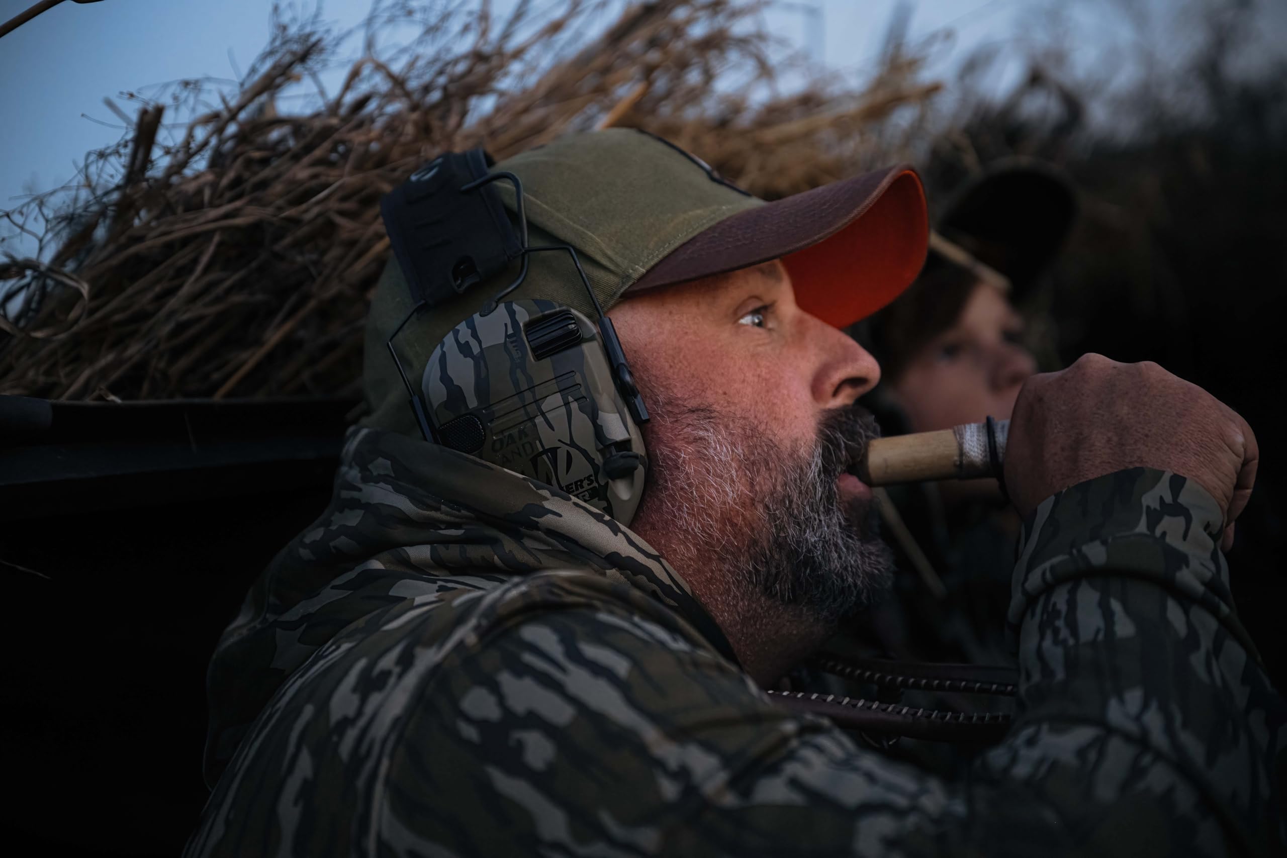 Walker's Razor Slim Ultra Low Profile Compact Design Adjustable Hearing Protection Range Shooting Hunting Electronic Earmuffs, Mossy Oak Bottomlands