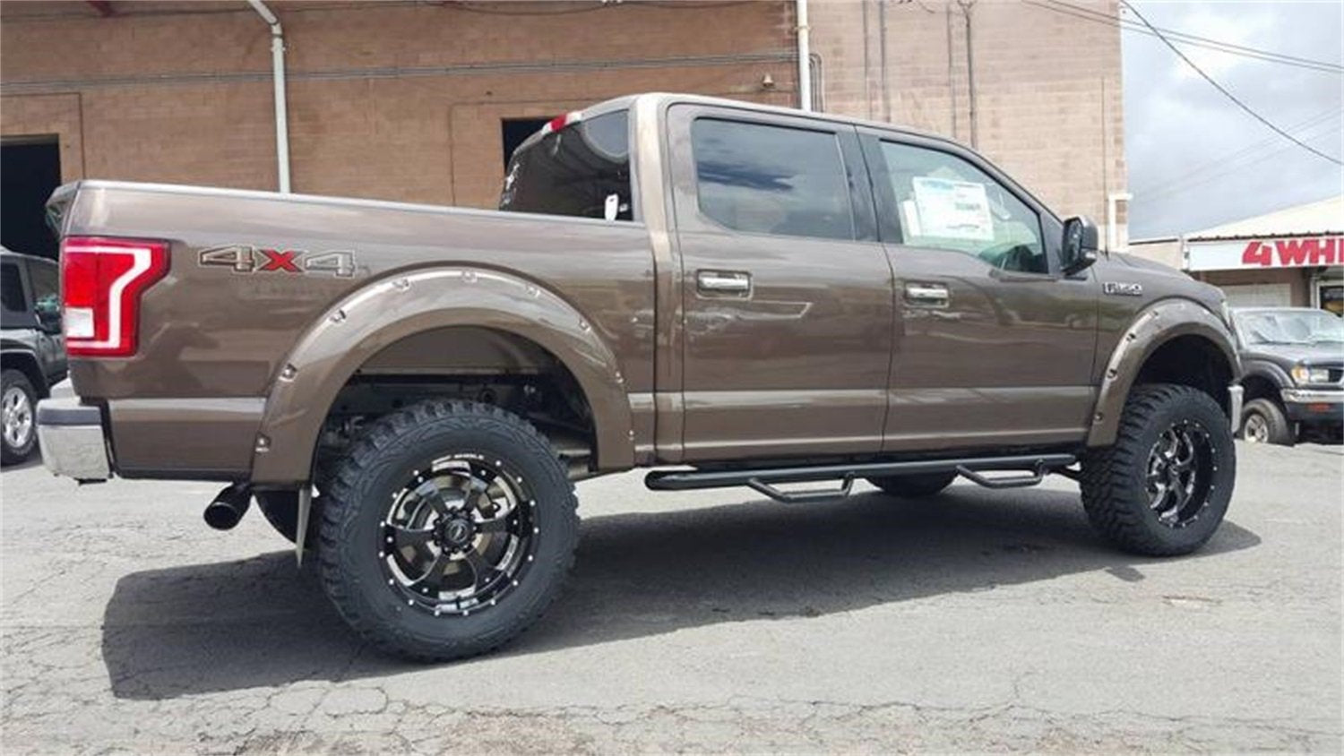 Nerf Steps RealTruck for Ford F-150 | Cab Length, Heavy Duty Steel, Gloss Back | F1585CC | Fits 2015 - 2025 Ford F-150, 17-25 Raptor, 22-25 Lightning, 18-25 Police Respnder, 17-25 SSV SuperCrew