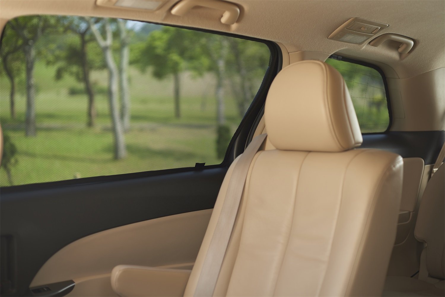 3D MAXpider Soltect Rear Window Custom Fit Sun Shade (for Select XV Subaru Cross Trek Models)