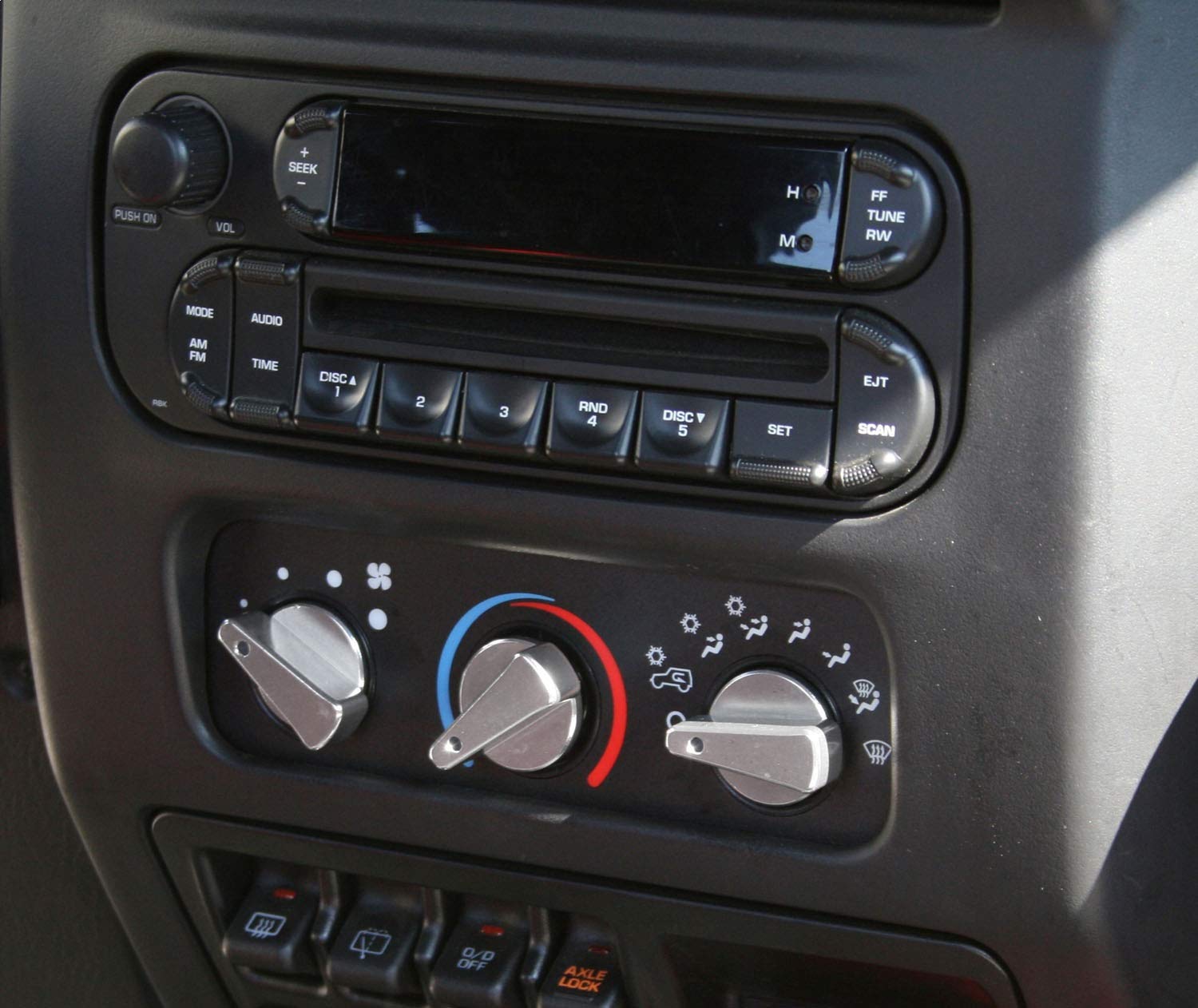 Rugged Ridge Dash Knob for Jeep TJ Wrangler | Aluminum, Silver and Blue | 11420.03 | Fits 1999-2006 Jeep Wrangler TJ